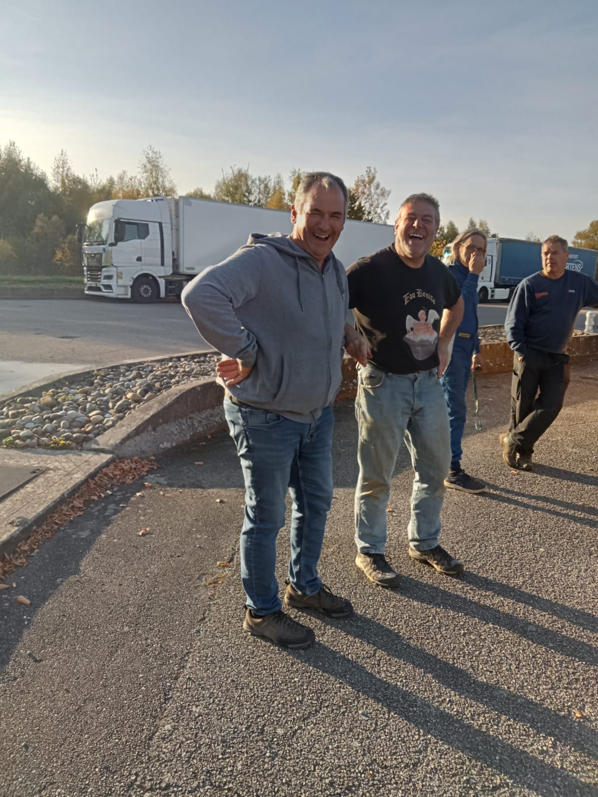 Voiture sur le circuit de pouilly - asaav.ch