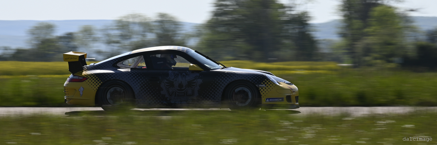 Voiture sur le circuit de pouilly - asaav.ch