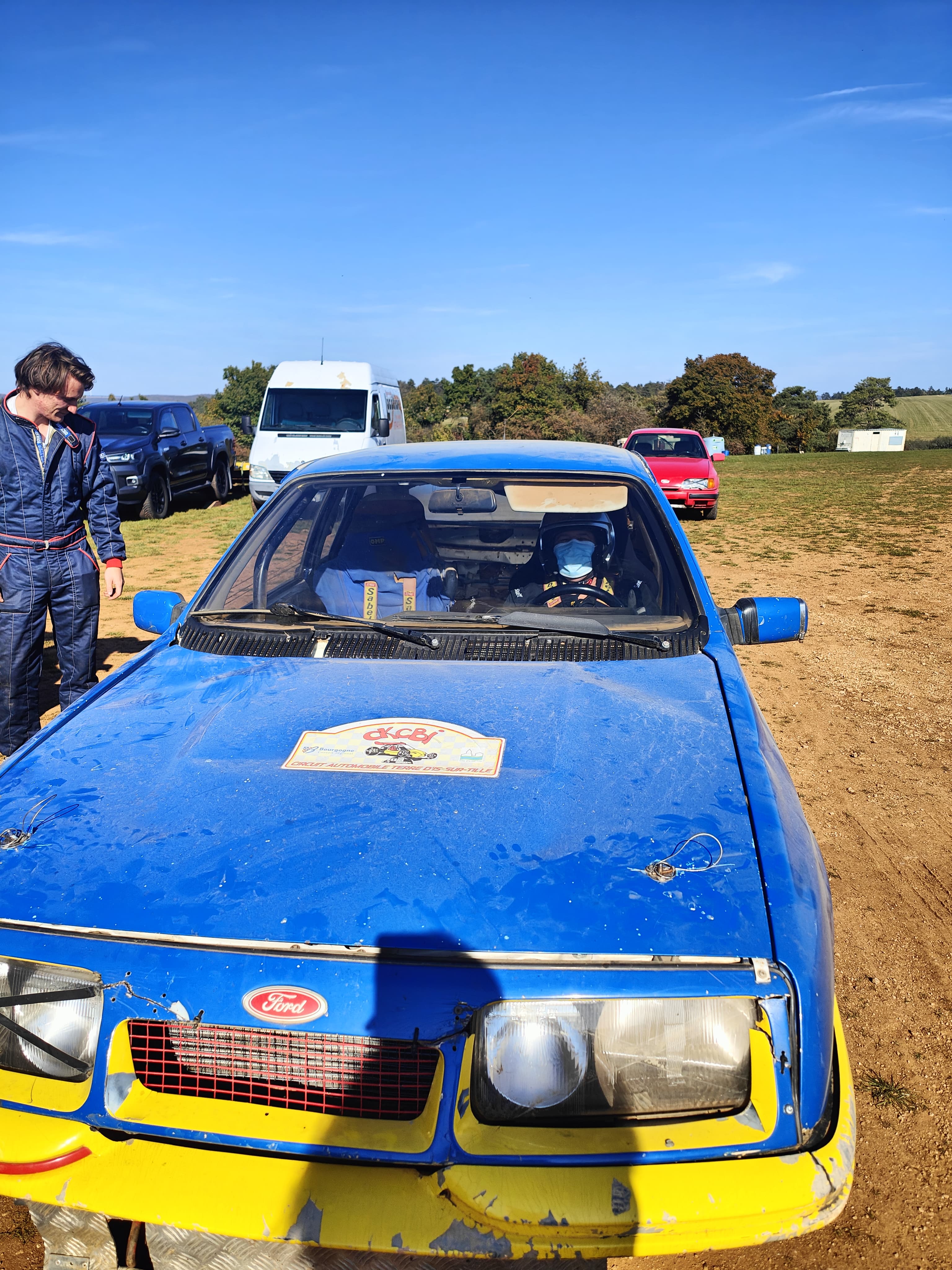 Voiture sur le circuit de pouilly - asaav.ch