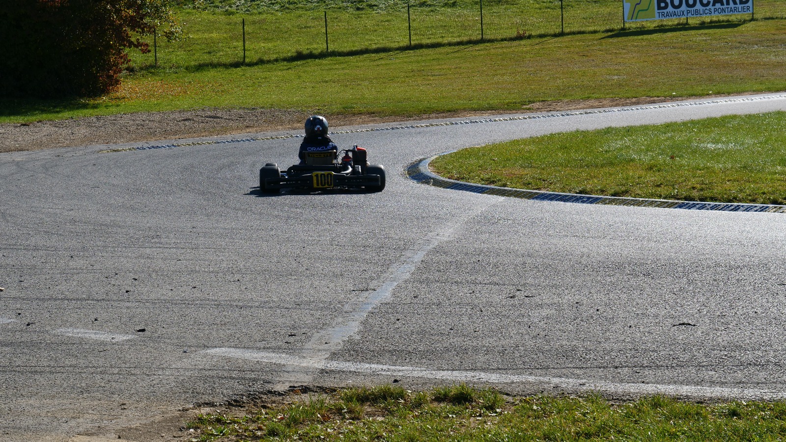 Karting sur le circuit de Levier - asaav.ch
