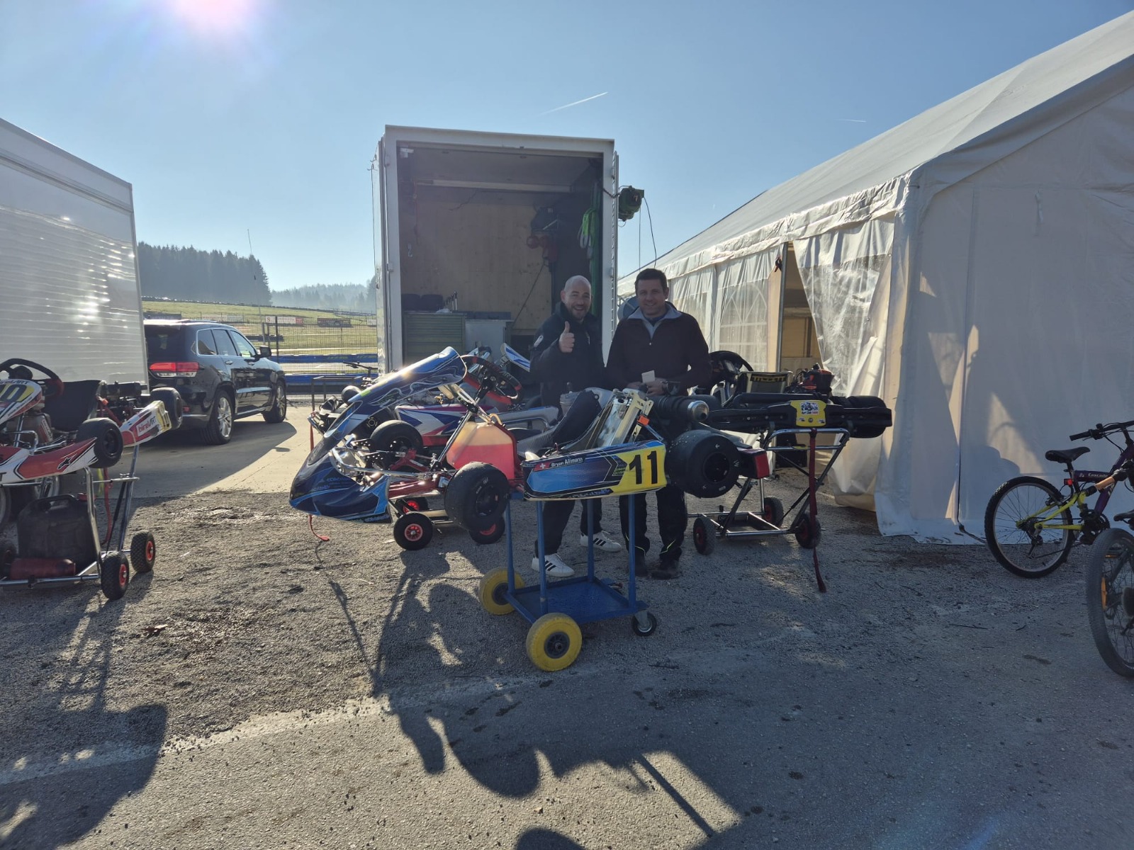 Karting sur le circuit de Levier - asaav.ch