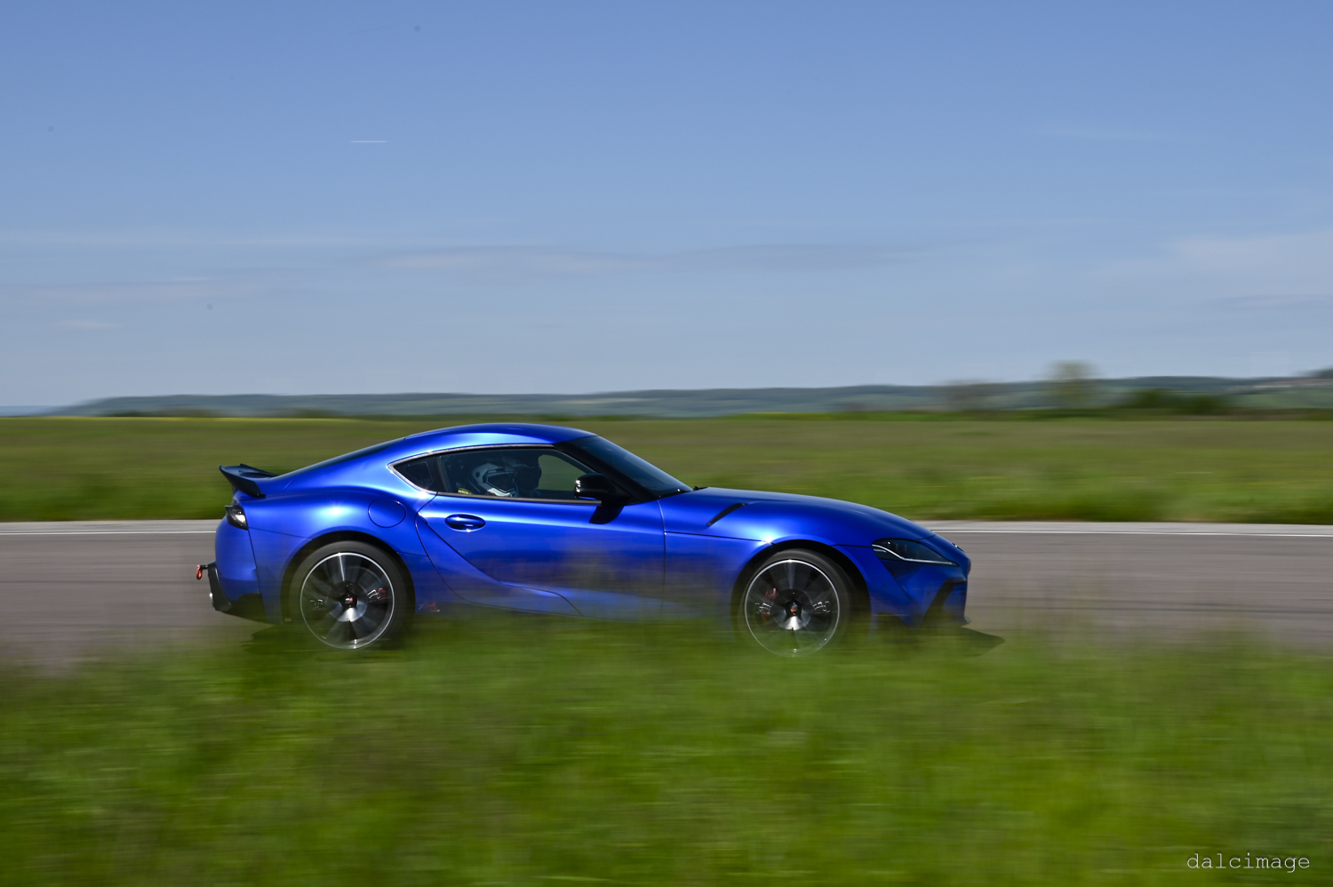 Voiture sur le circuit de pouilly - asaav.ch