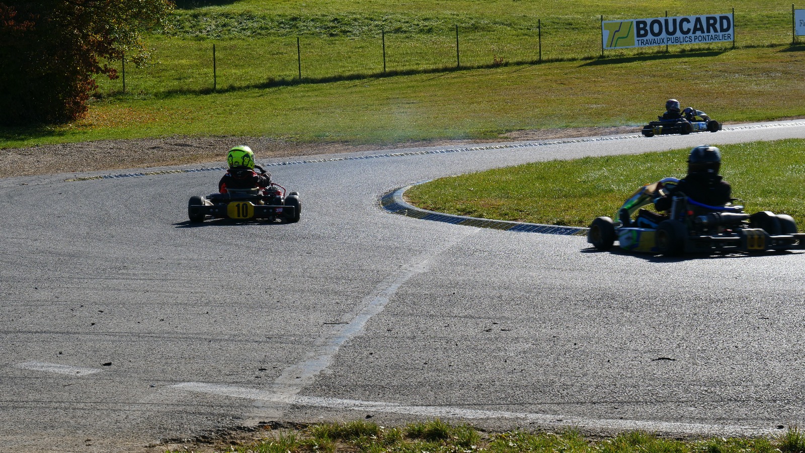 Karting sur le circuit de Levier - asaav.ch