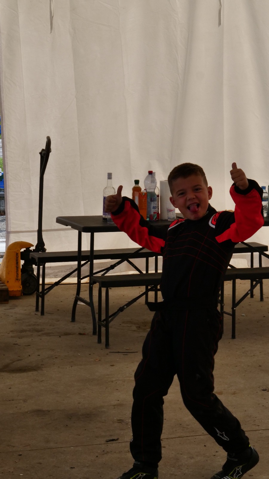 Karting sur le circuit de Levier - asaav.ch