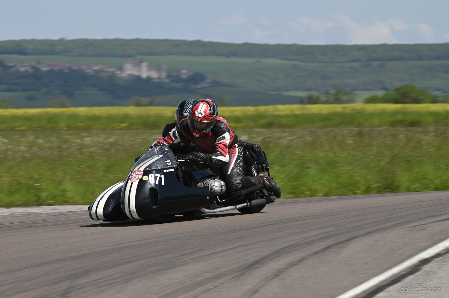 Voiture sur le circuit de pouilly - asaav.ch
