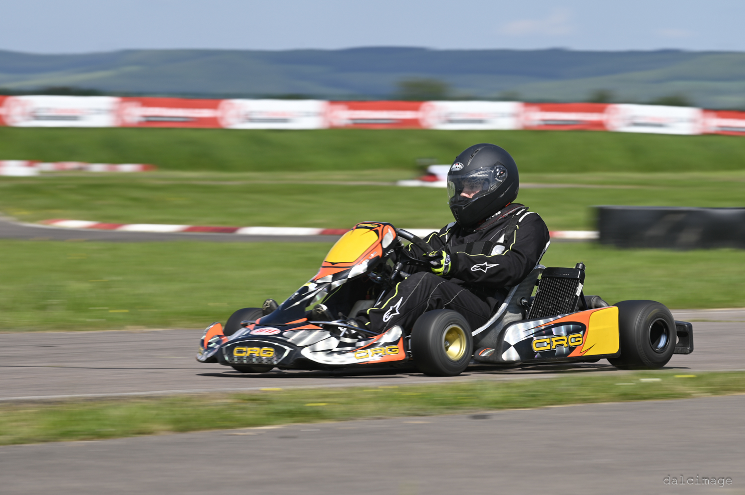 Voiture sur le circuit de pouilly - asaav.ch