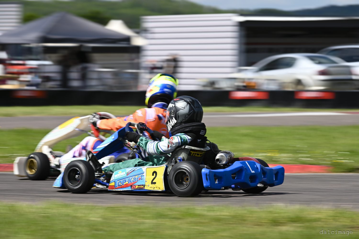 Voiture sur le circuit de pouilly - asaav.ch