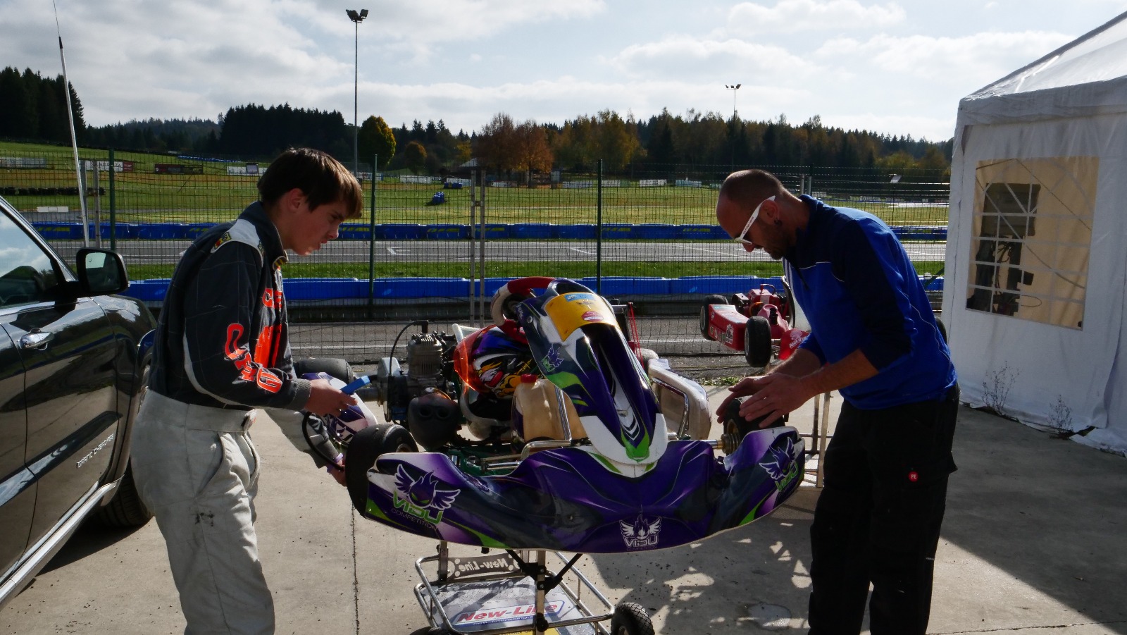 Karting sur le circuit de Levier - asaav.ch