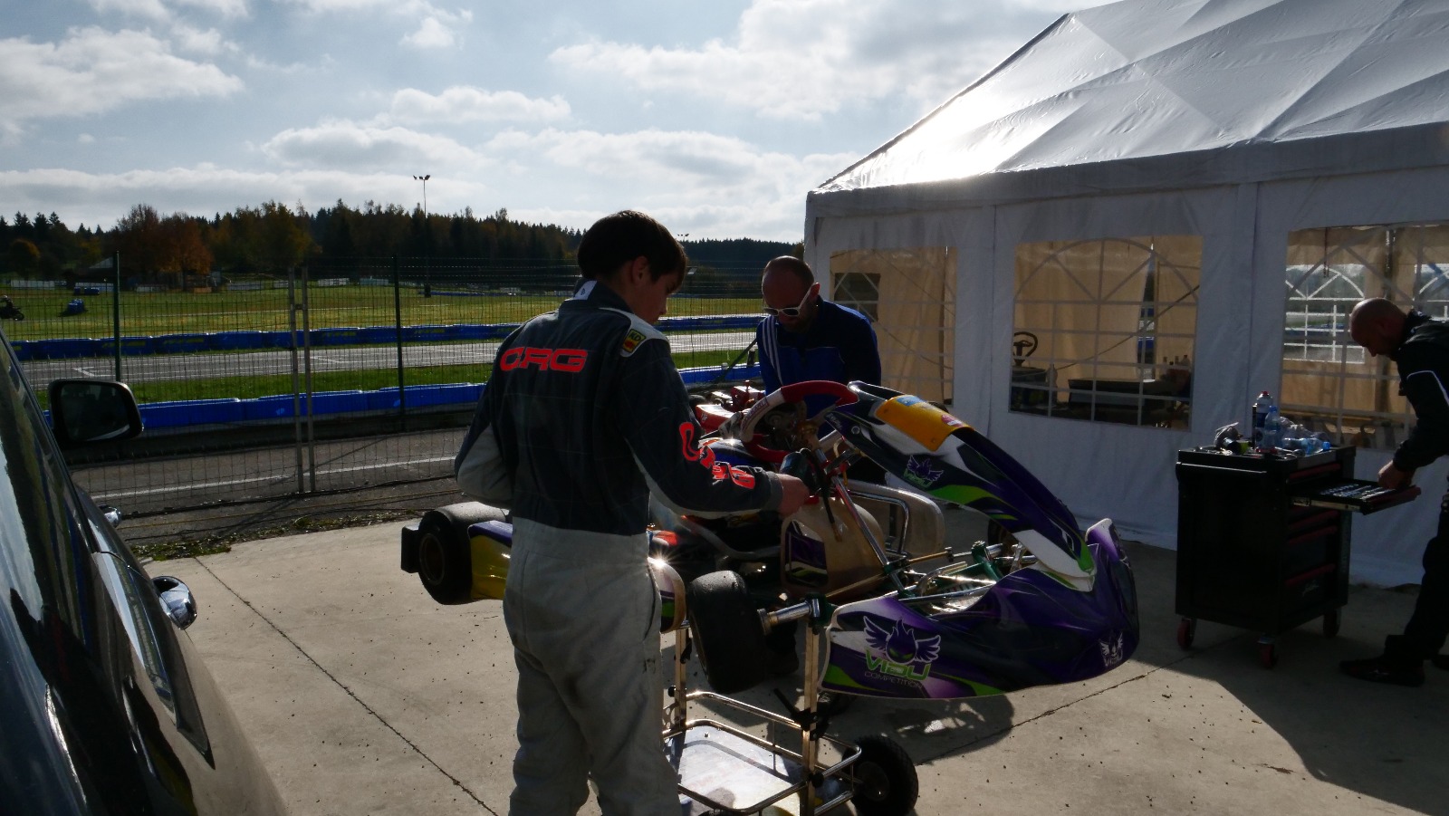 Karting sur le circuit de Levier - asaav.ch