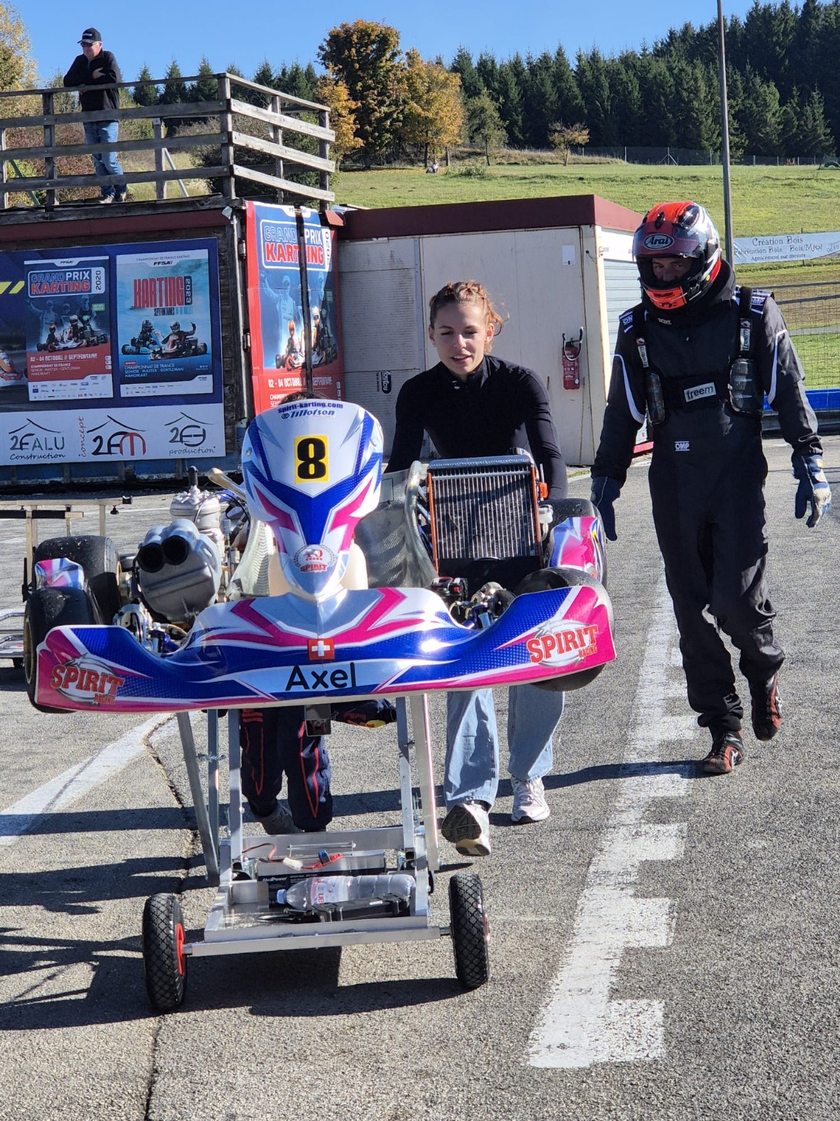 Karting sur le circuit de Levier - asaav.ch