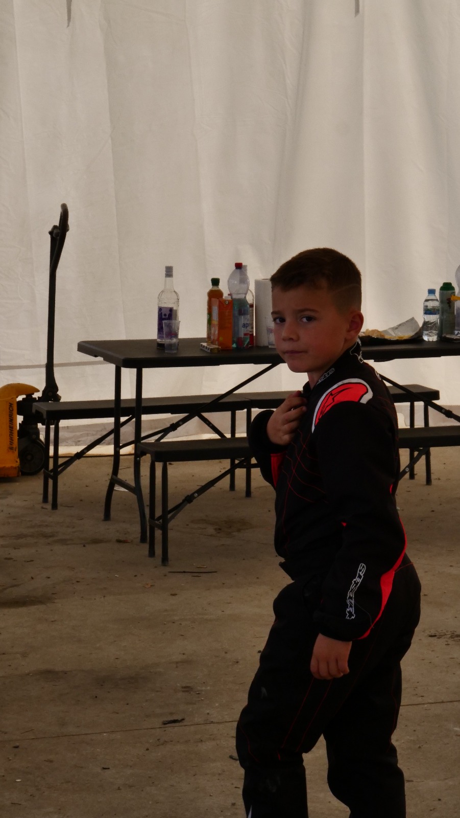 Karting sur le circuit de Levier - asaav.ch