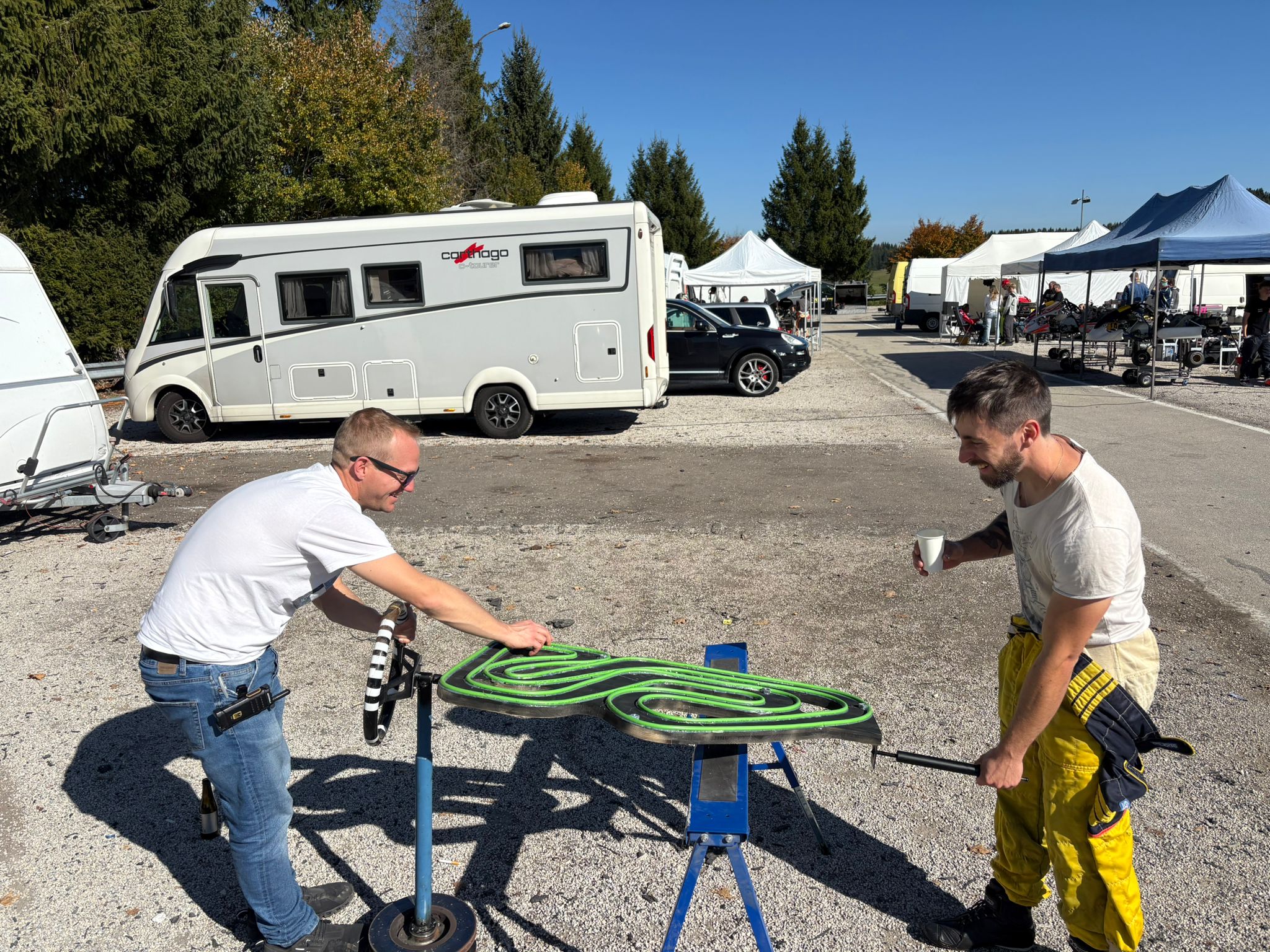 Karting sur le circuit de Levier - asaav.ch