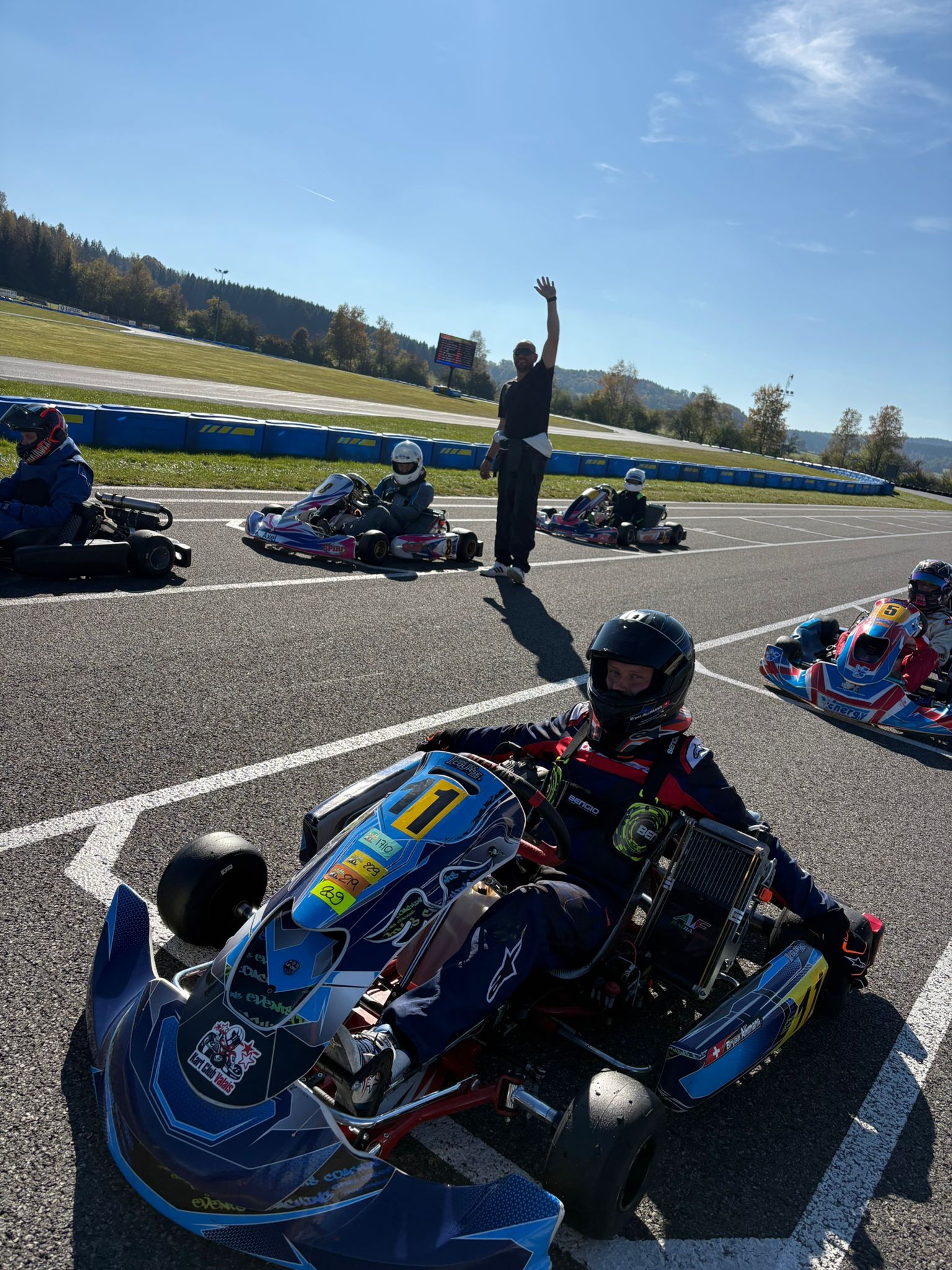 Karting sur le circuit de Levier - asaav.ch