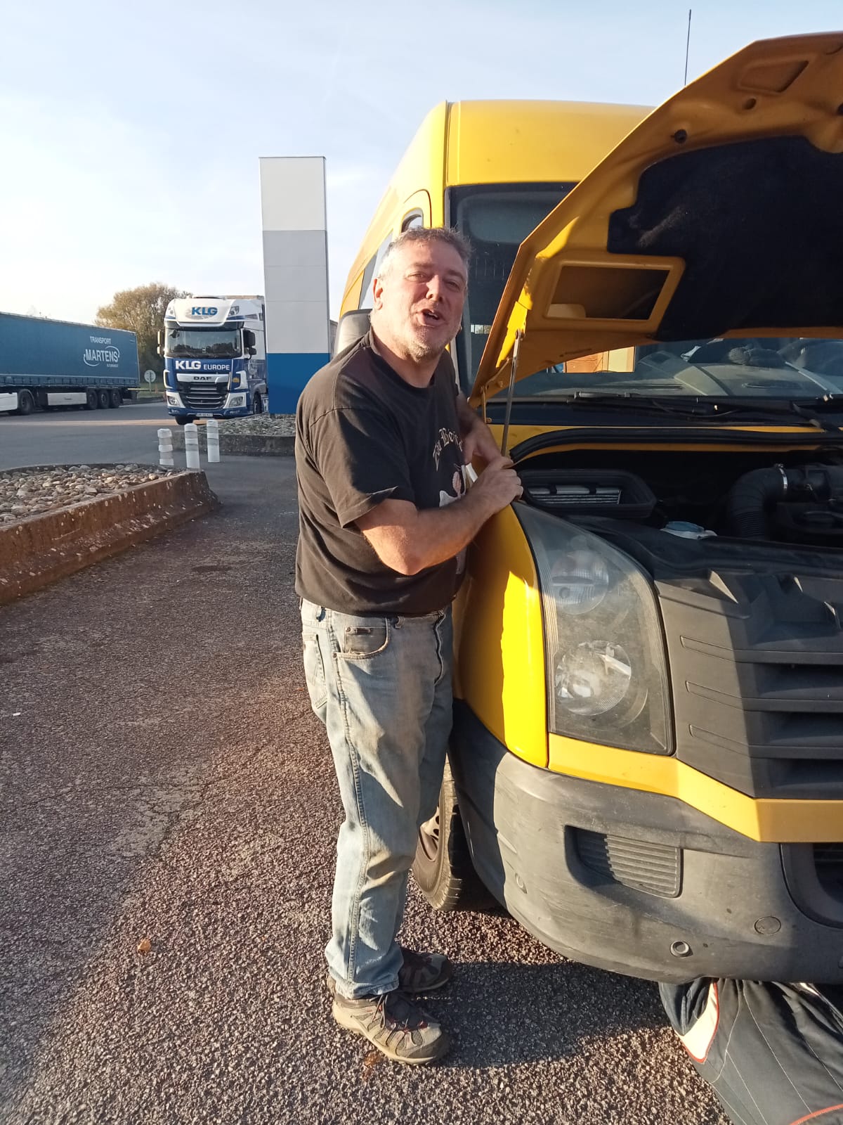 Voiture sur le circuit de pouilly - asaav.ch