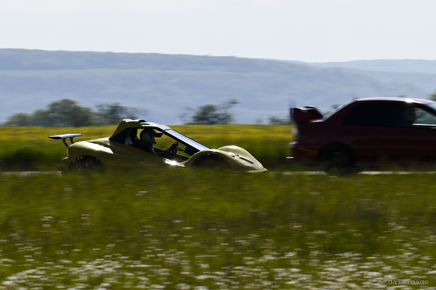 Voiture sur le circuit de pouilly - asaav.ch
