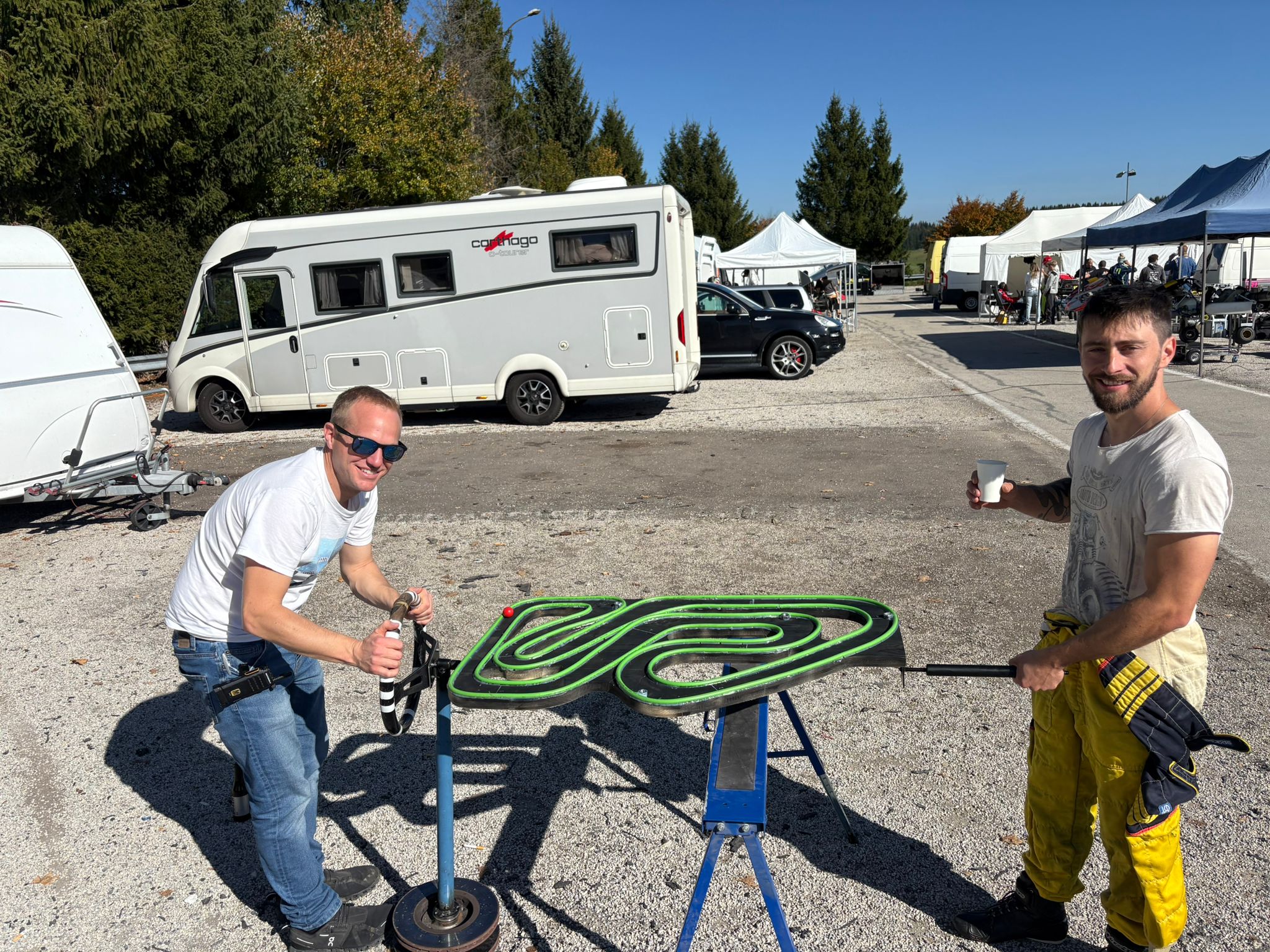 Karting sur le circuit de Levier - asaav.ch