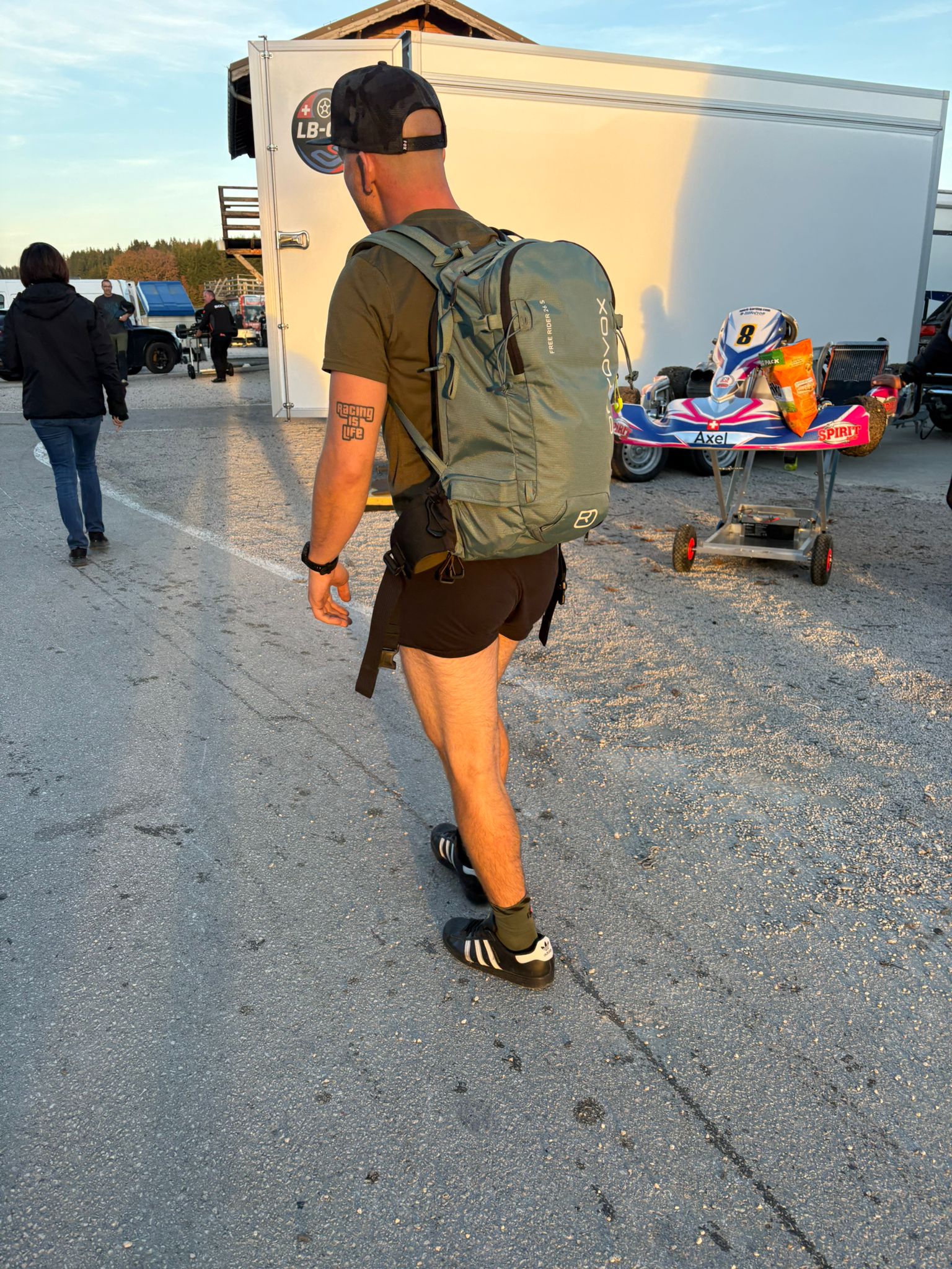 Karting sur le circuit de Levier - asaav.ch