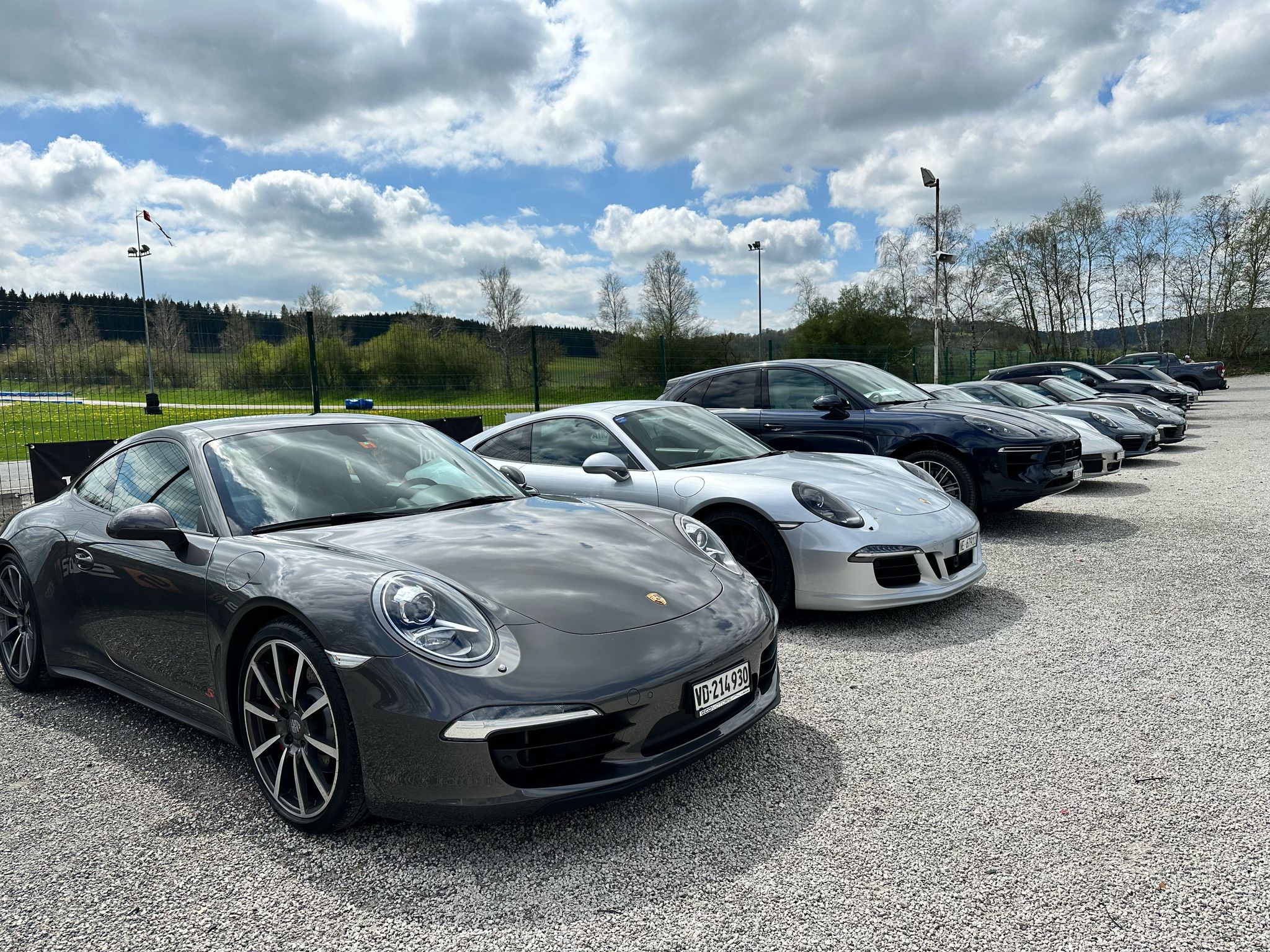 Voiture sur le circuit de pouilly - asaav.ch