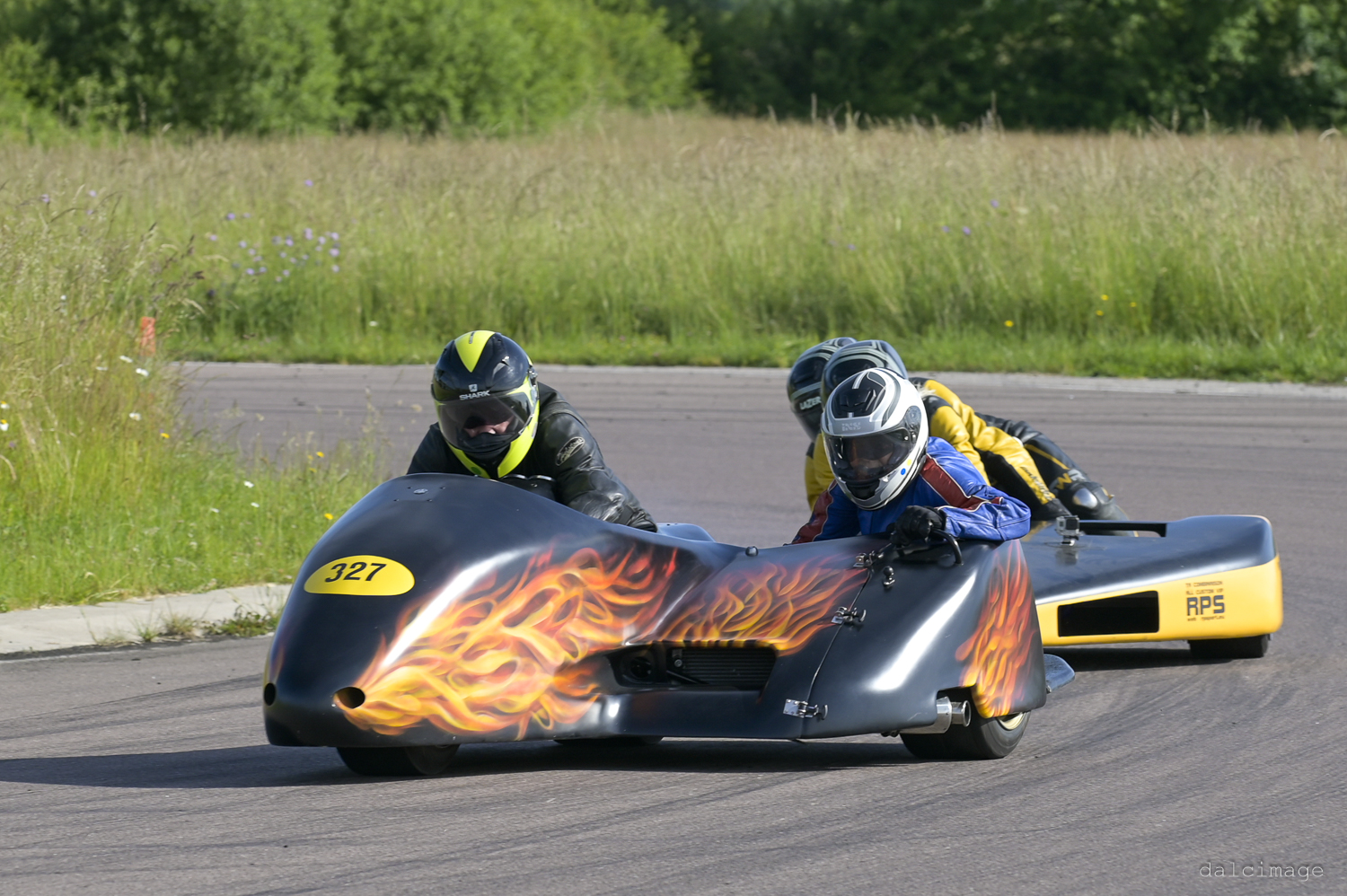 Voiture sur le circuit de pouilly - asaav.ch
