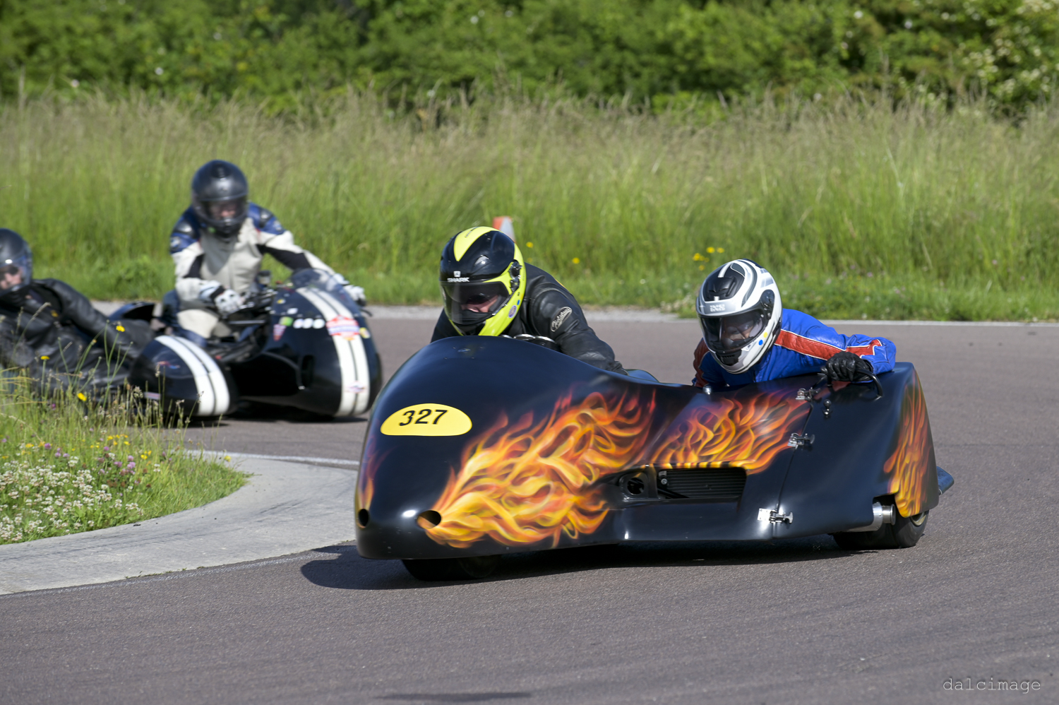 Voiture sur le circuit de pouilly - asaav.ch