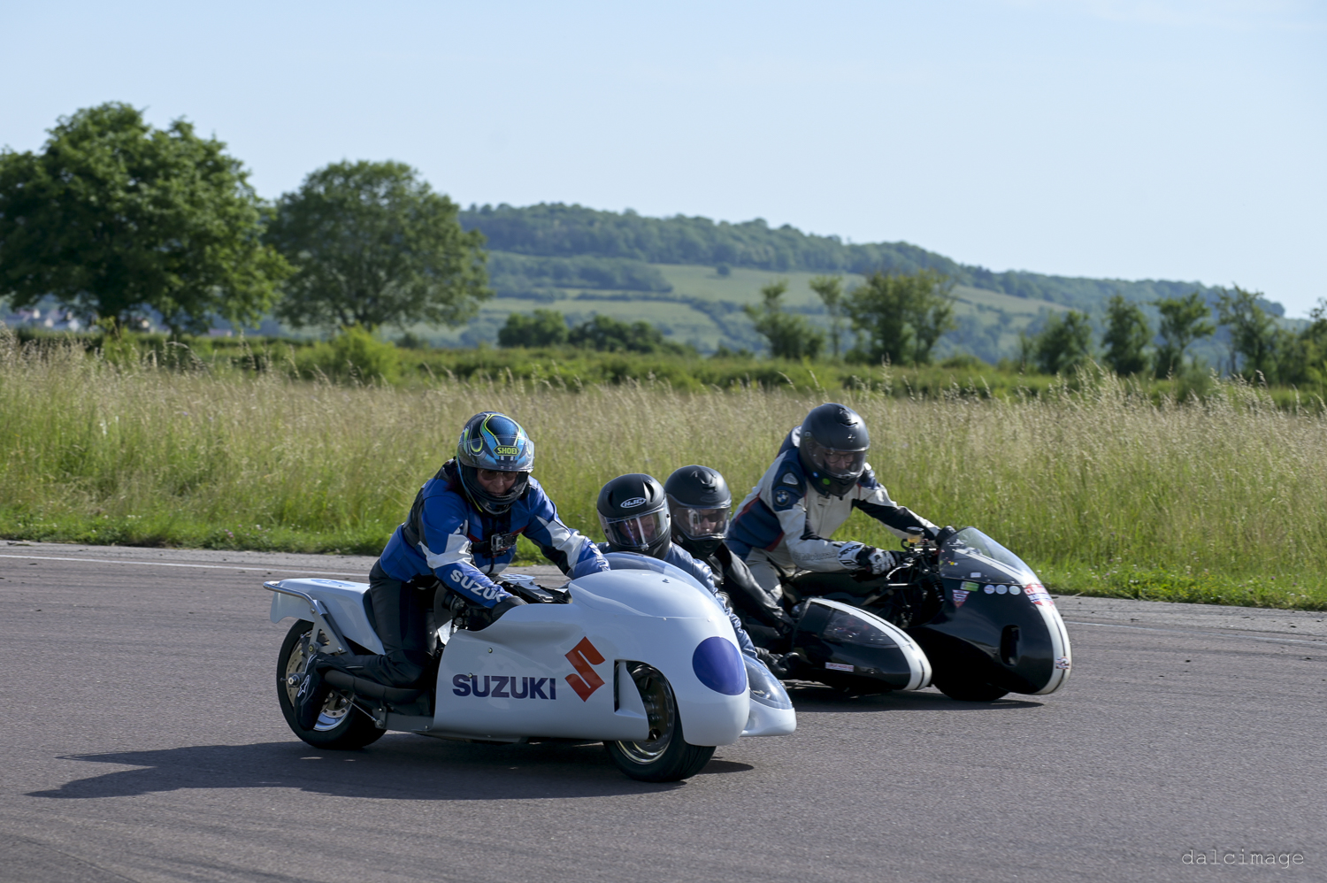 Voiture sur le circuit de pouilly - asaav.ch