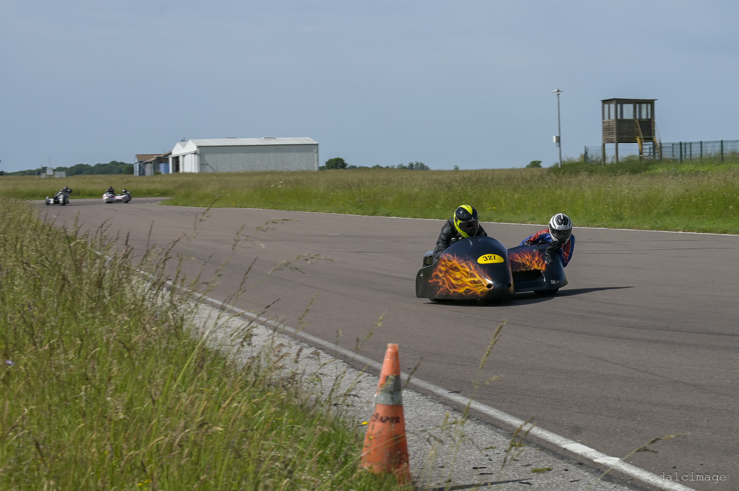 Voiture sur le circuit de pouilly - asaav.ch