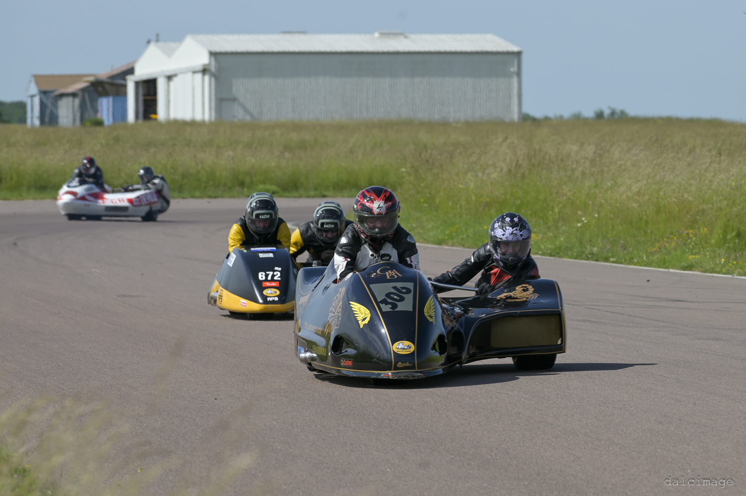 Voiture sur le circuit de pouilly - asaav.ch