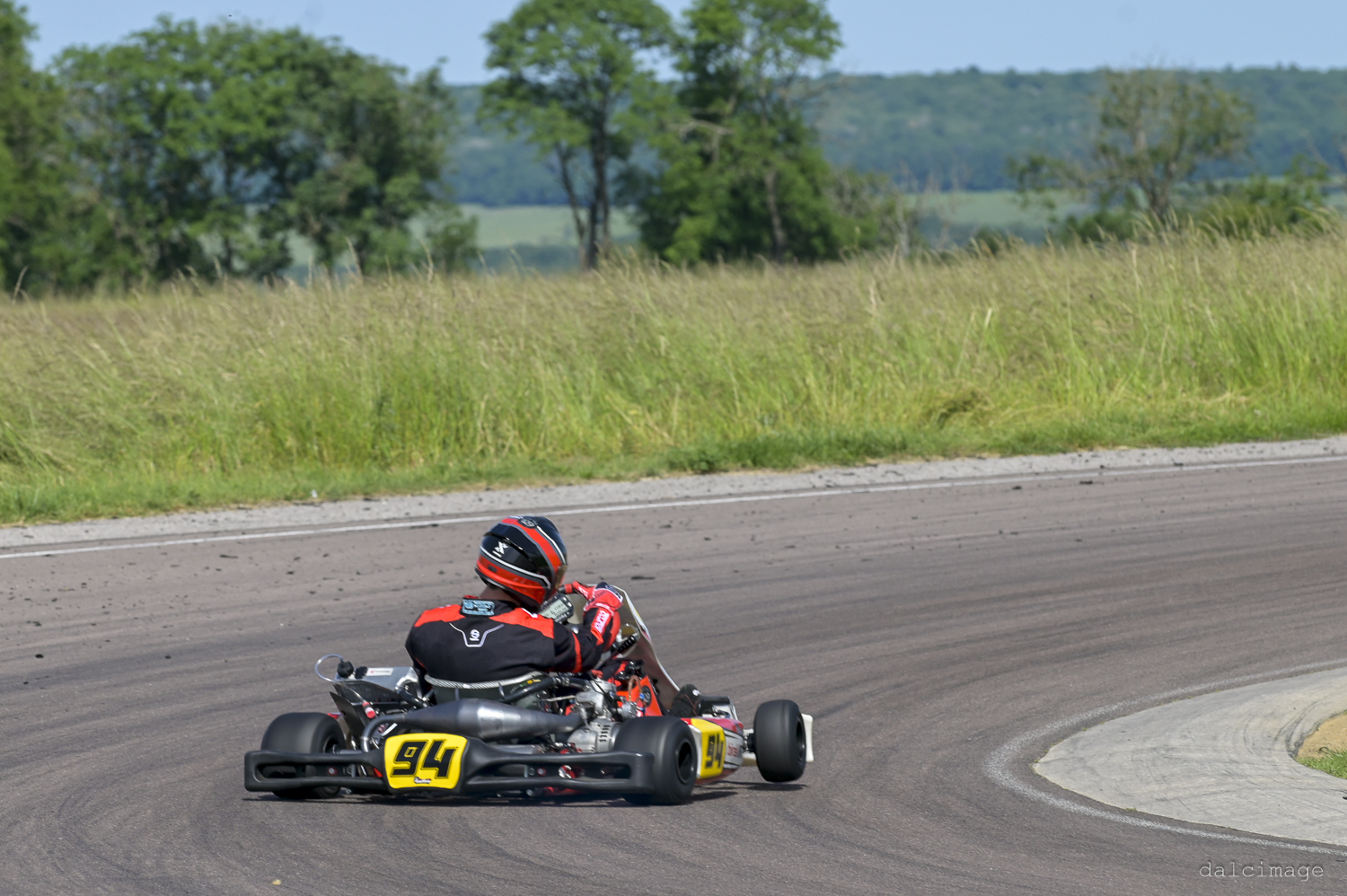 Voiture sur le circuit de pouilly - asaav.ch