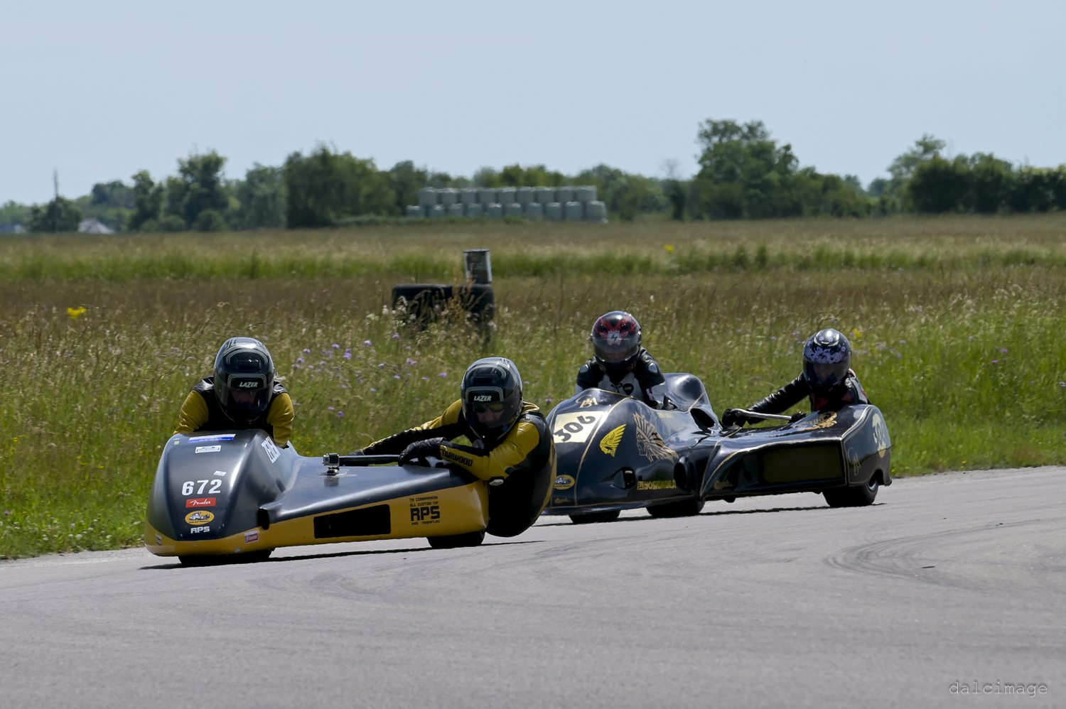 Voiture sur le circuit de pouilly - asaav.ch