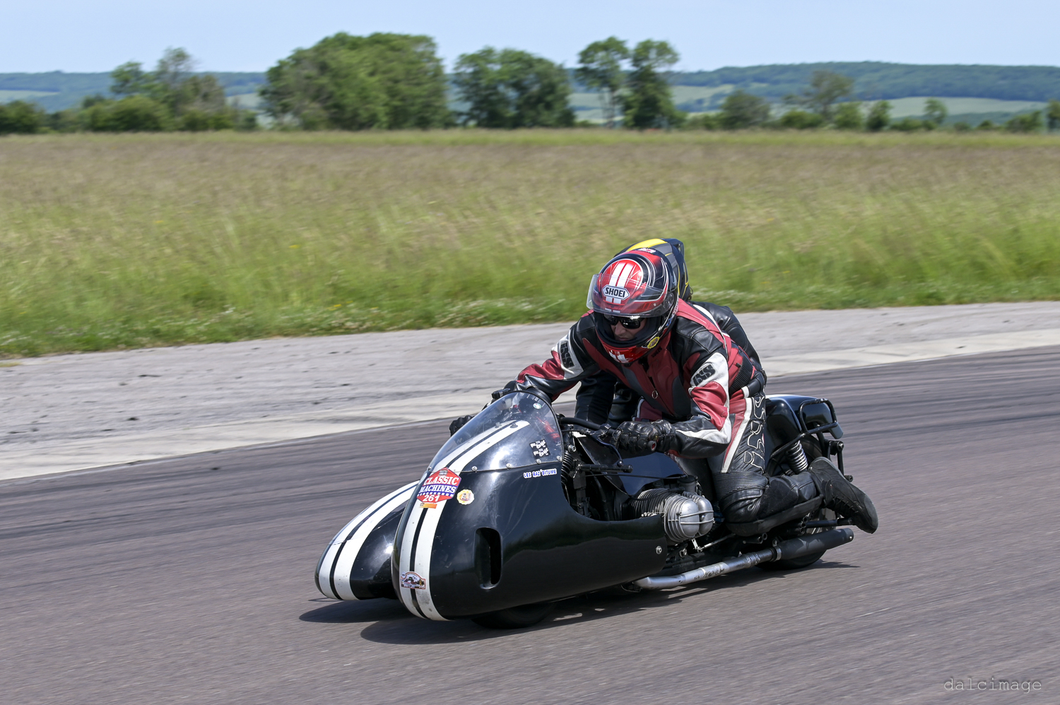 Voiture sur le circuit de pouilly - asaav.ch