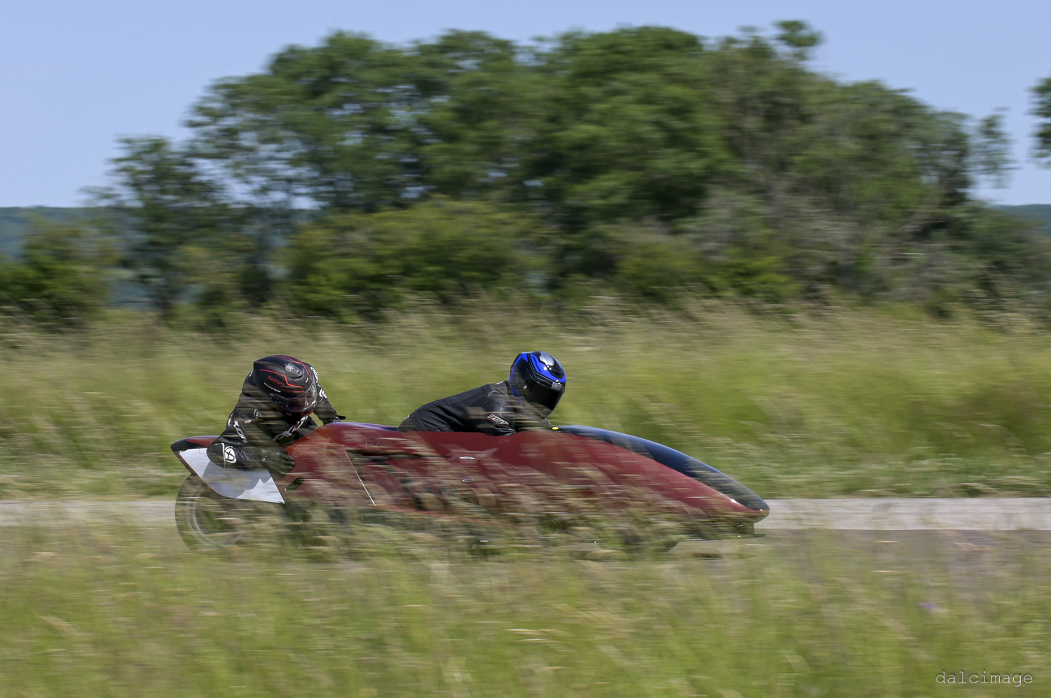 Voiture sur le circuit de pouilly - asaav.ch
