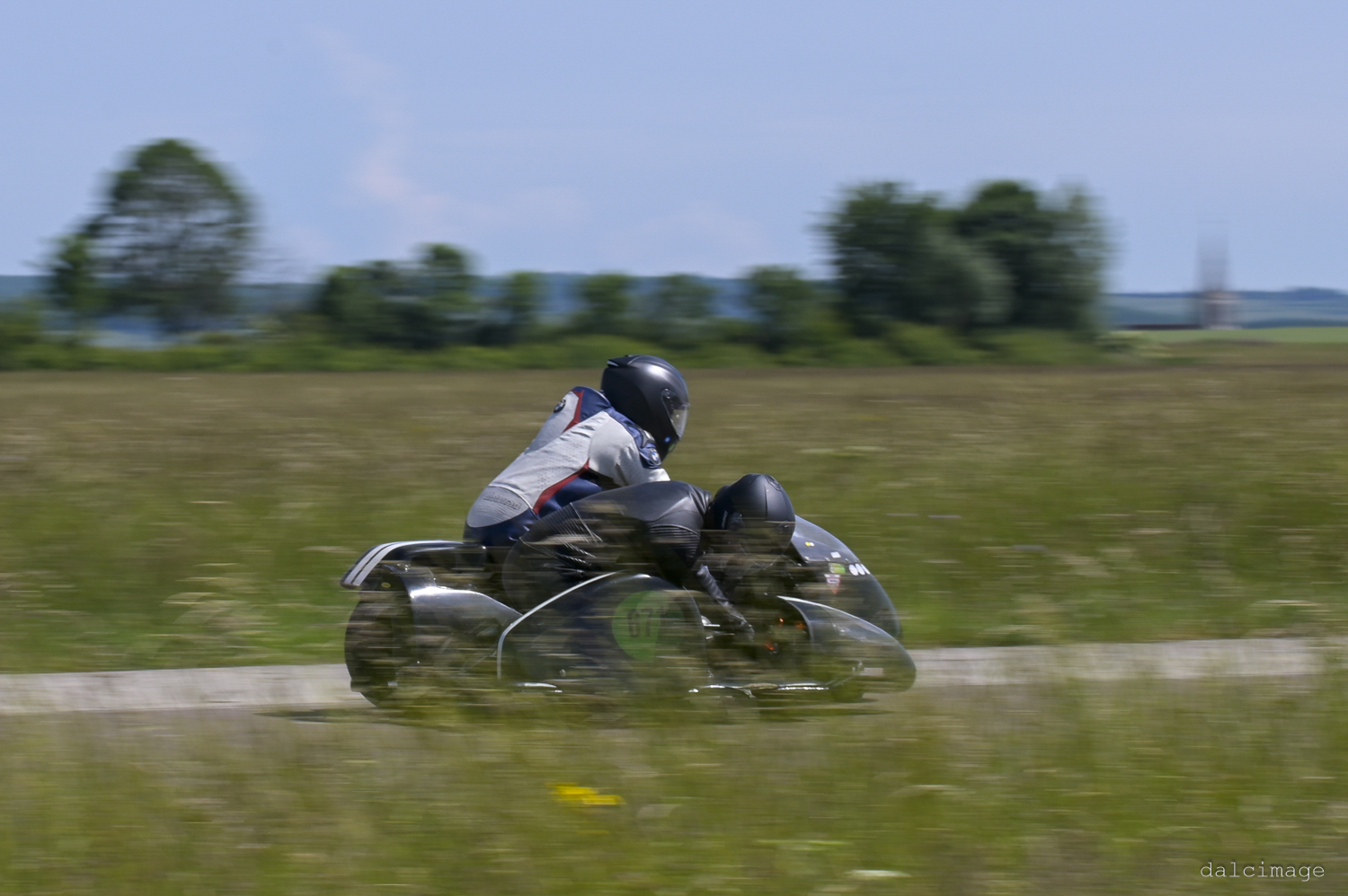 Voiture sur le circuit de pouilly - asaav.ch