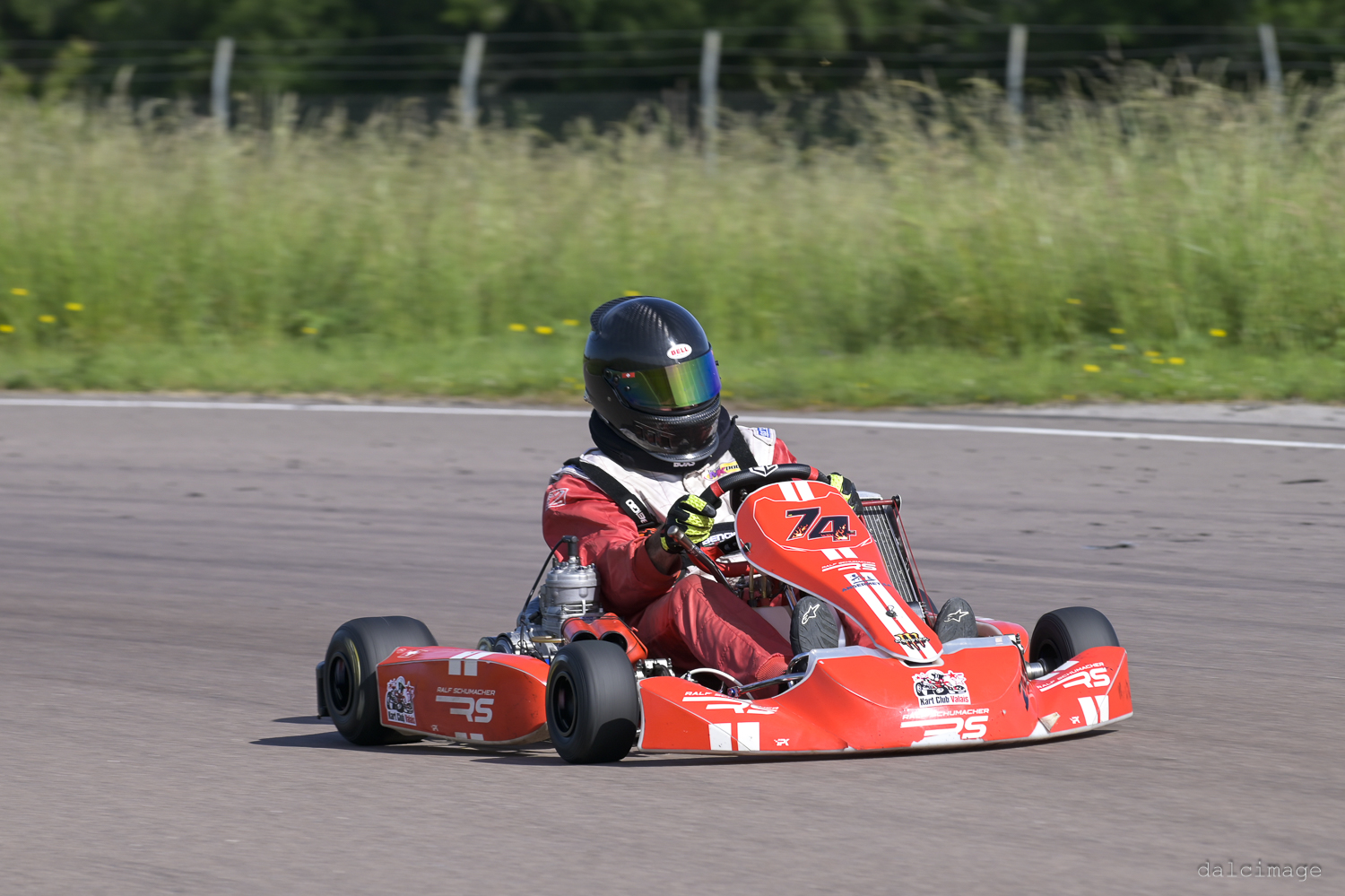 Voiture sur le circuit de pouilly - asaav.ch