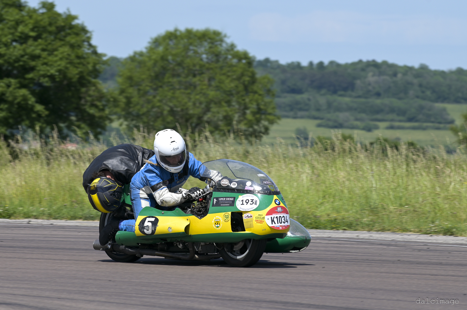 Voiture sur le circuit de pouilly - asaav.ch