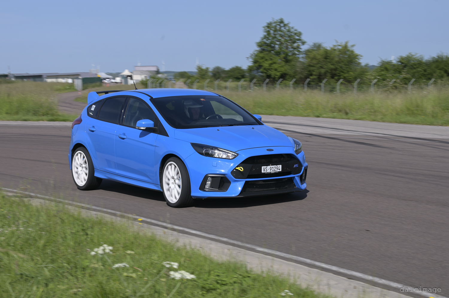 Voiture sur le circuit de pouilly - asaav.ch