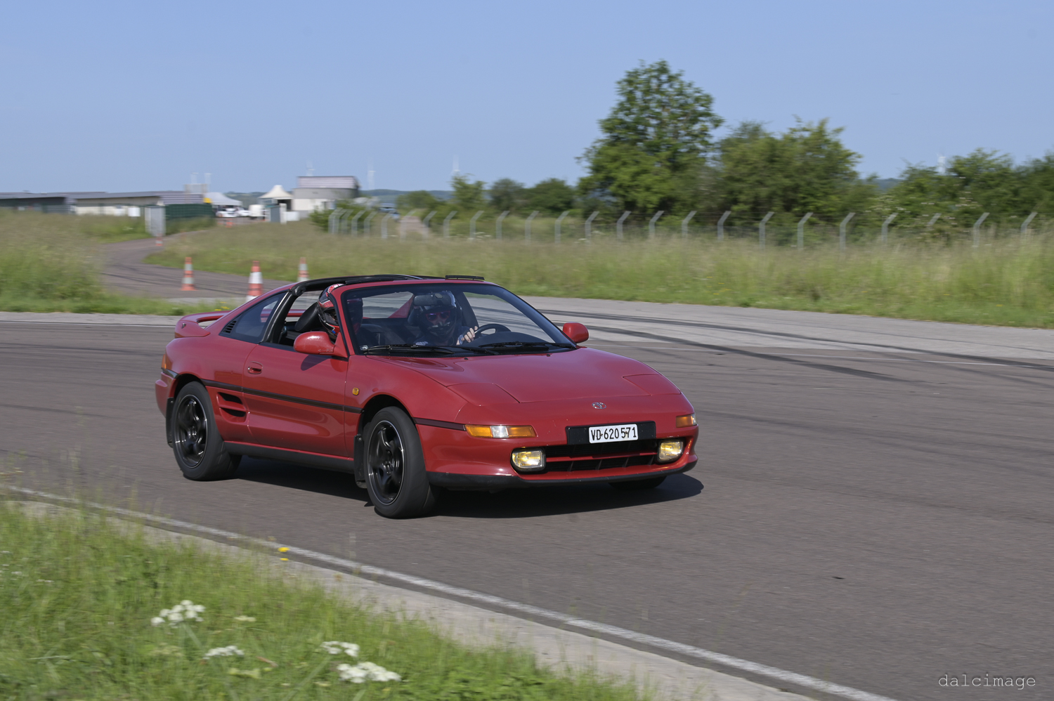 Voiture sur le circuit de pouilly - asaav.ch