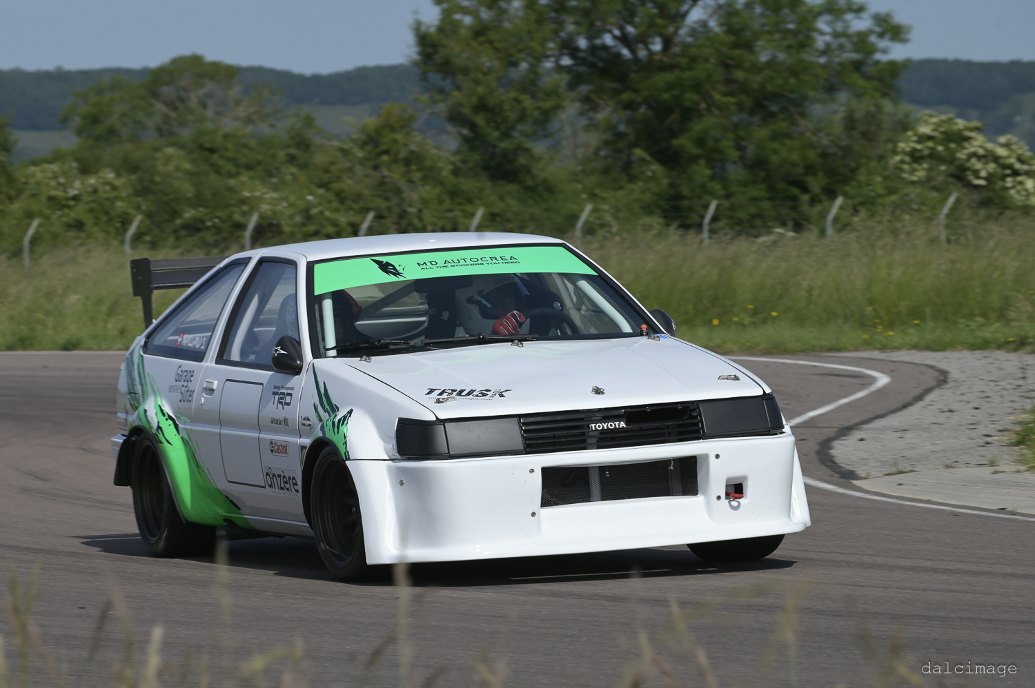 Voiture sur le circuit de pouilly - asaav.ch