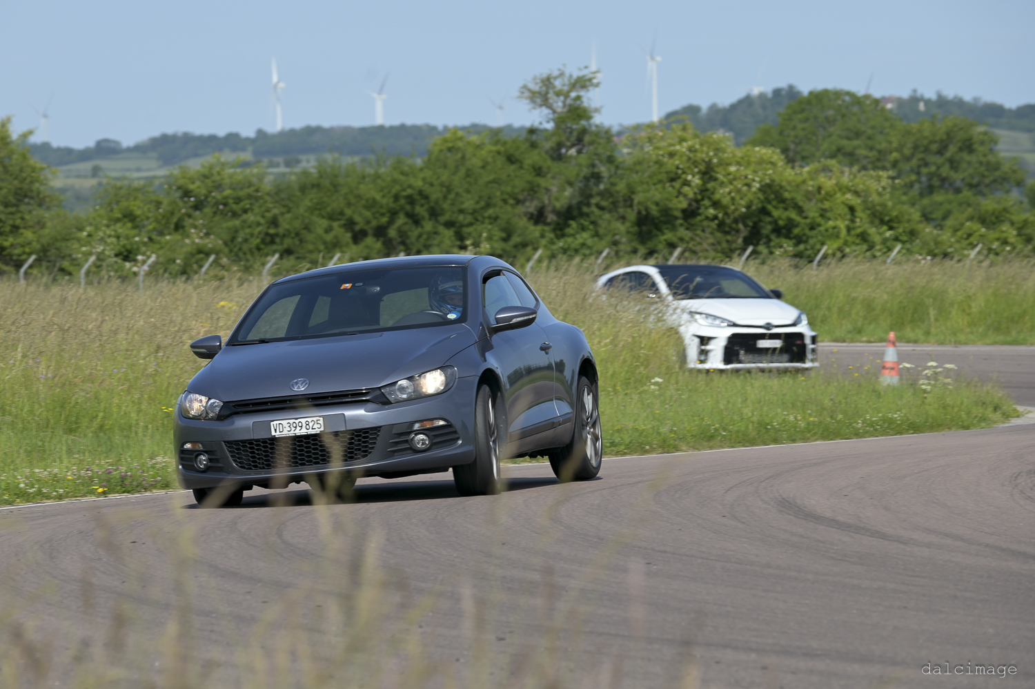 Voiture sur le circuit de pouilly - asaav.ch