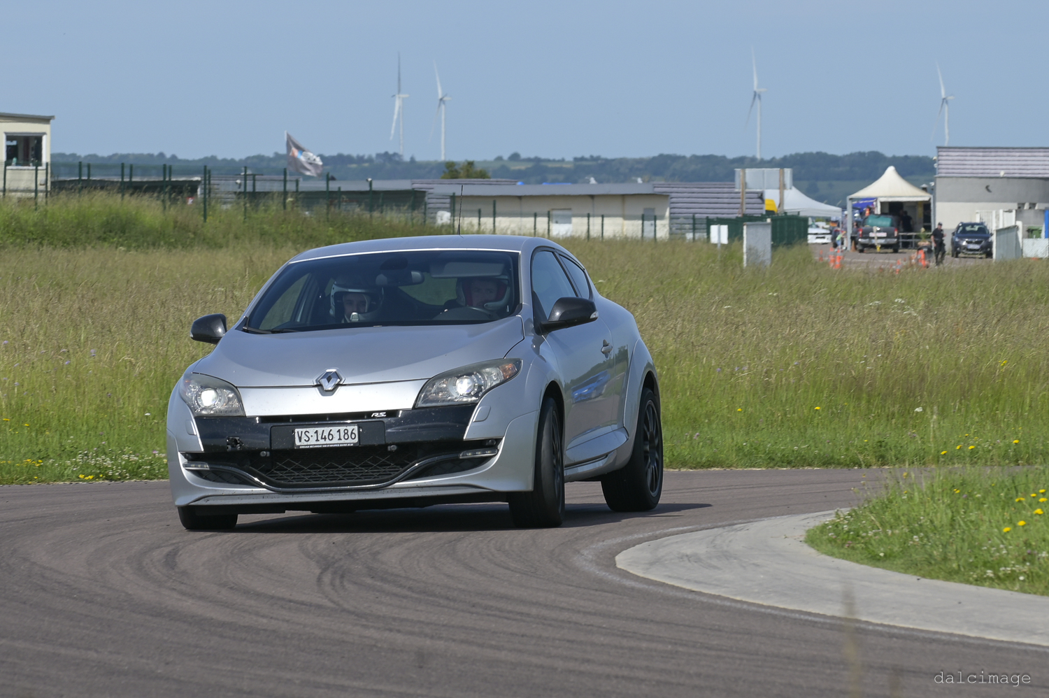 Voiture sur le circuit de pouilly - asaav.ch