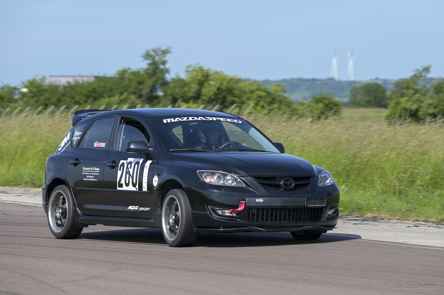 Voiture sur le circuit de pouilly - asaav.ch
