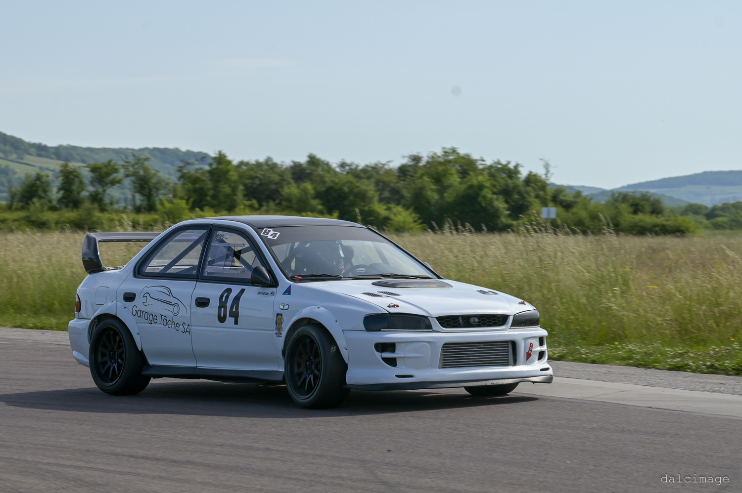 Voiture sur le circuit de pouilly - asaav.ch