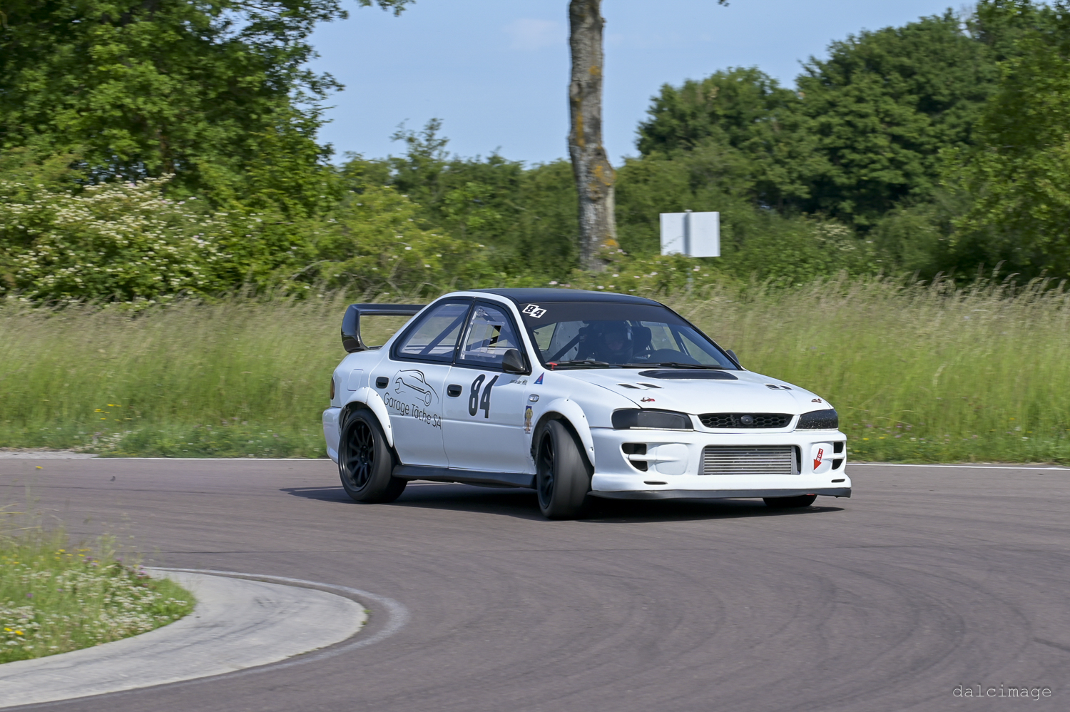 Voiture sur le circuit de pouilly - asaav.ch