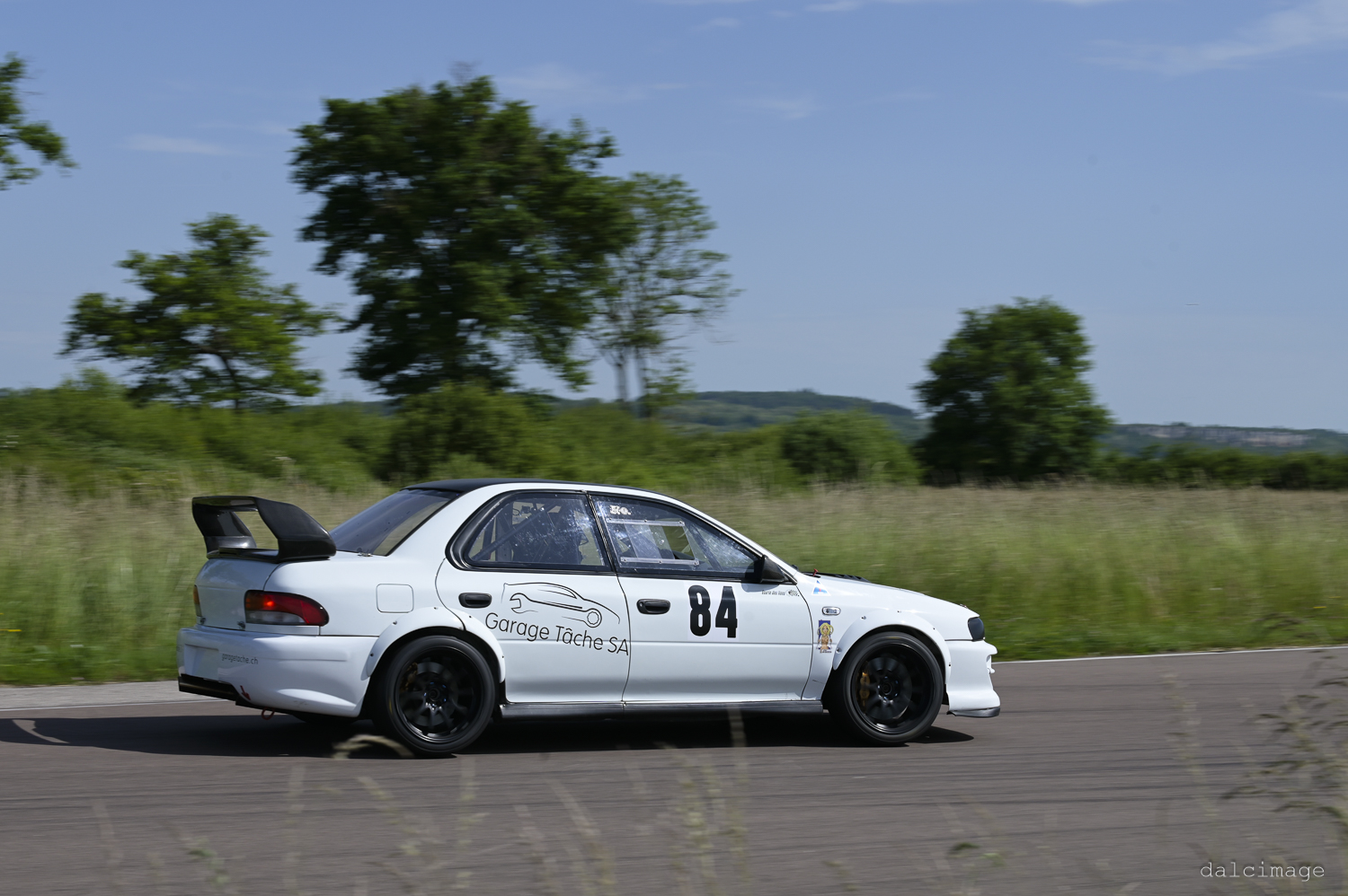 Voiture sur le circuit de pouilly - asaav.ch