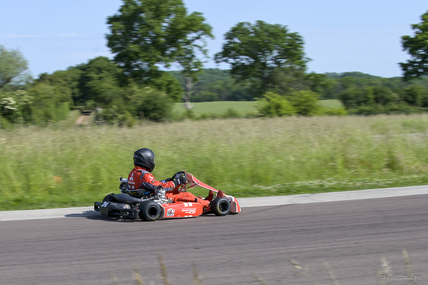 Voiture sur le circuit de pouilly - asaav.ch