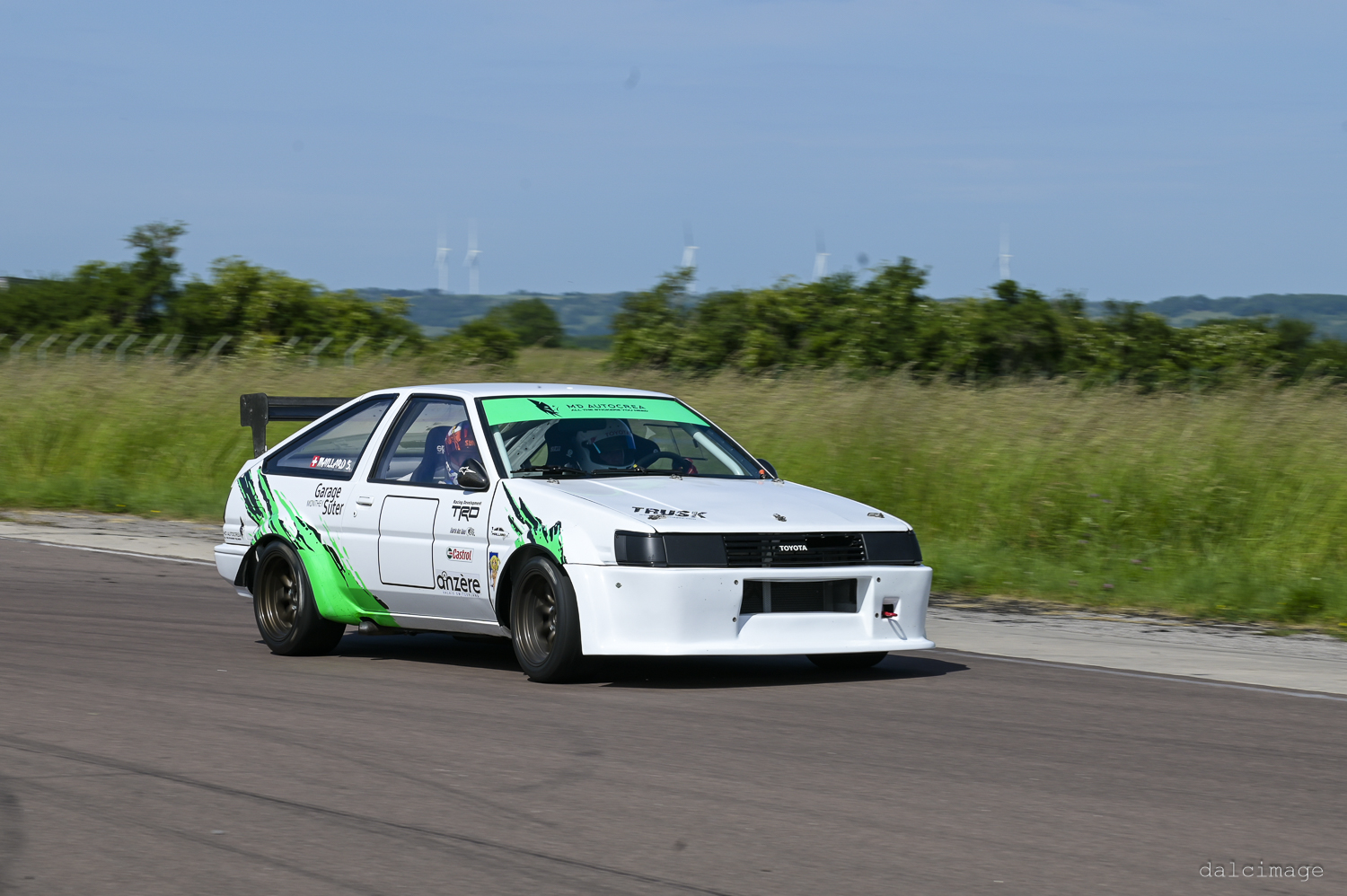 Voiture sur le circuit de pouilly - asaav.ch
