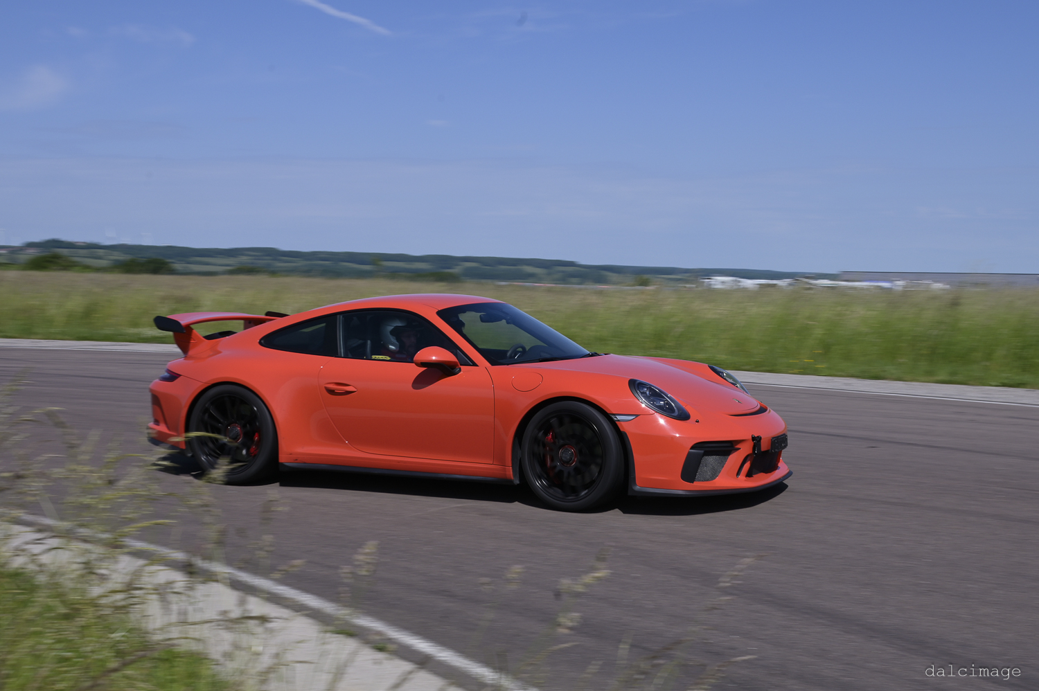 Voiture sur le circuit de pouilly - asaav.ch