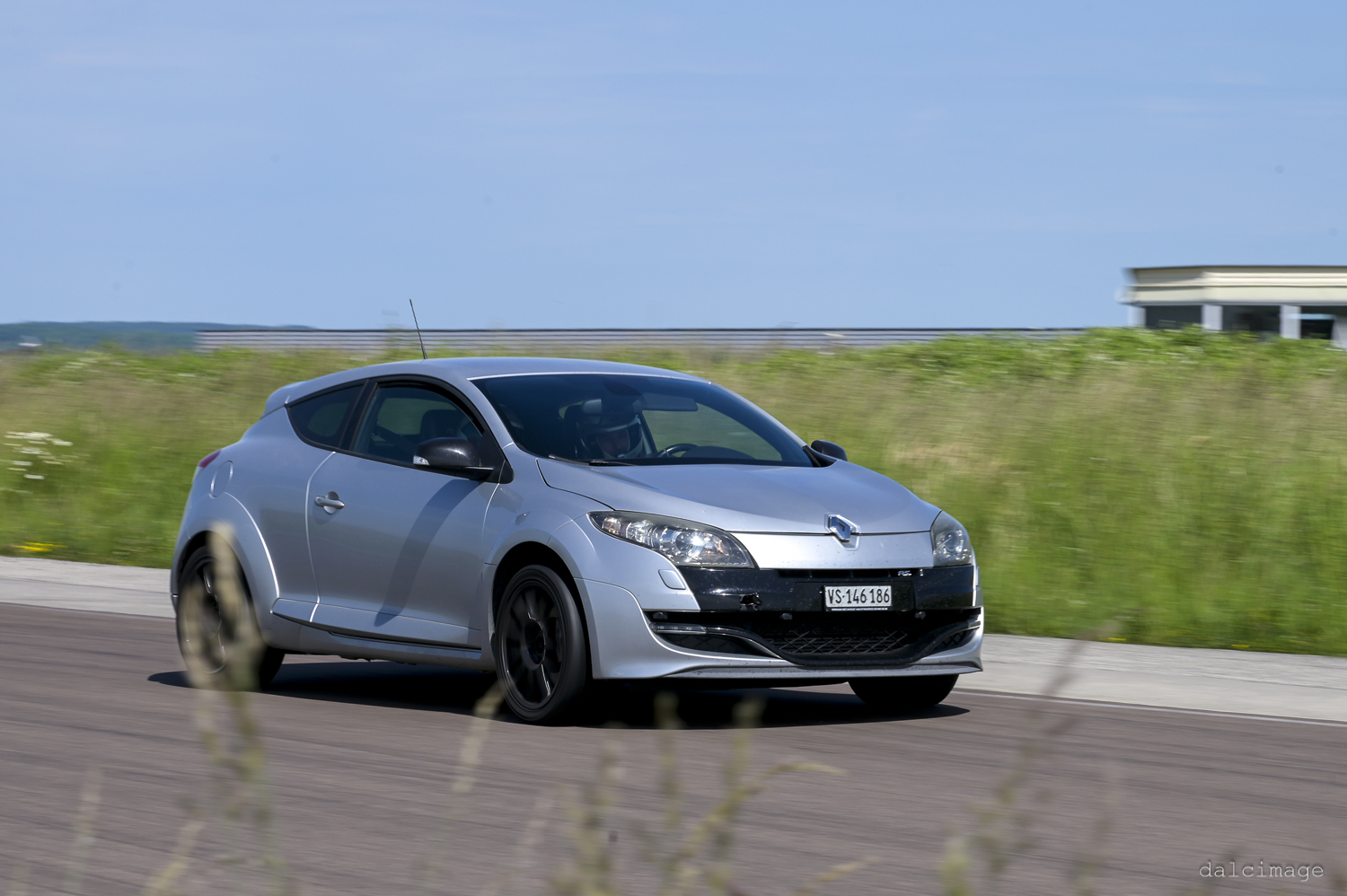 Voiture sur le circuit de pouilly - asaav.ch