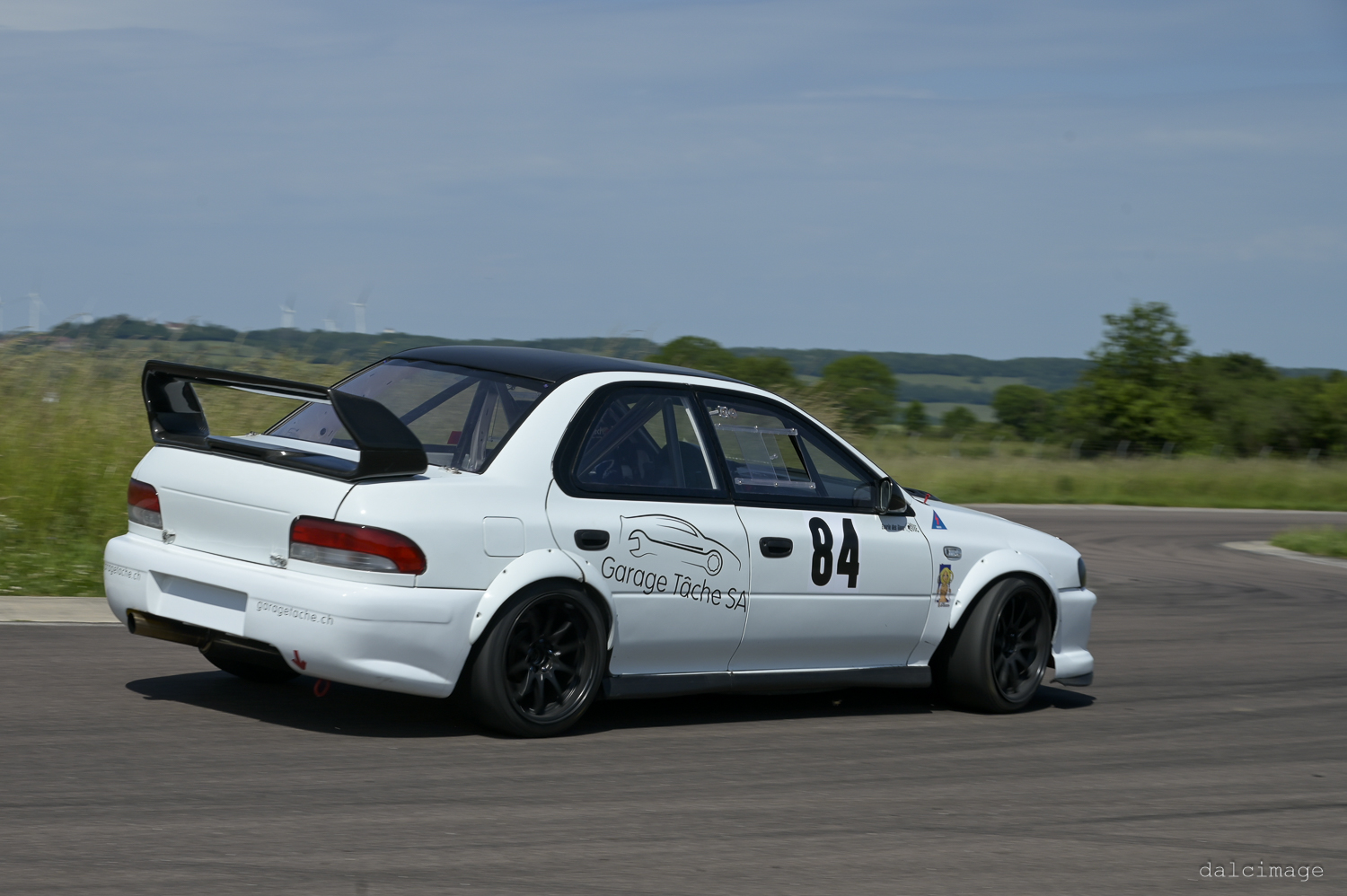 Voiture sur le circuit de pouilly - asaav.ch