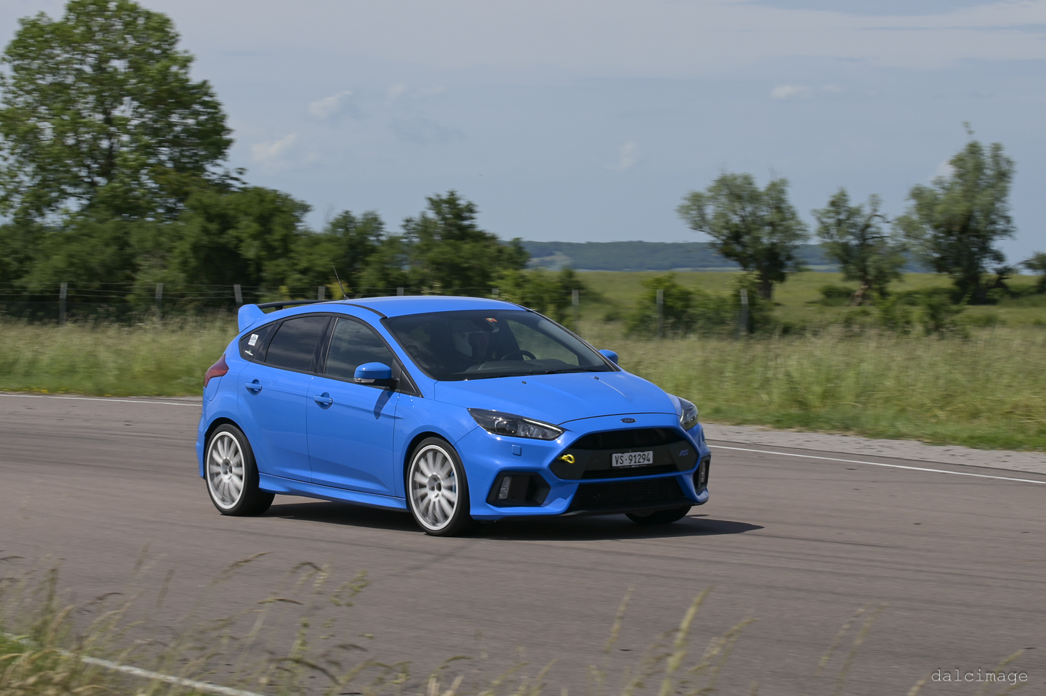 Voiture sur le circuit de pouilly - asaav.ch