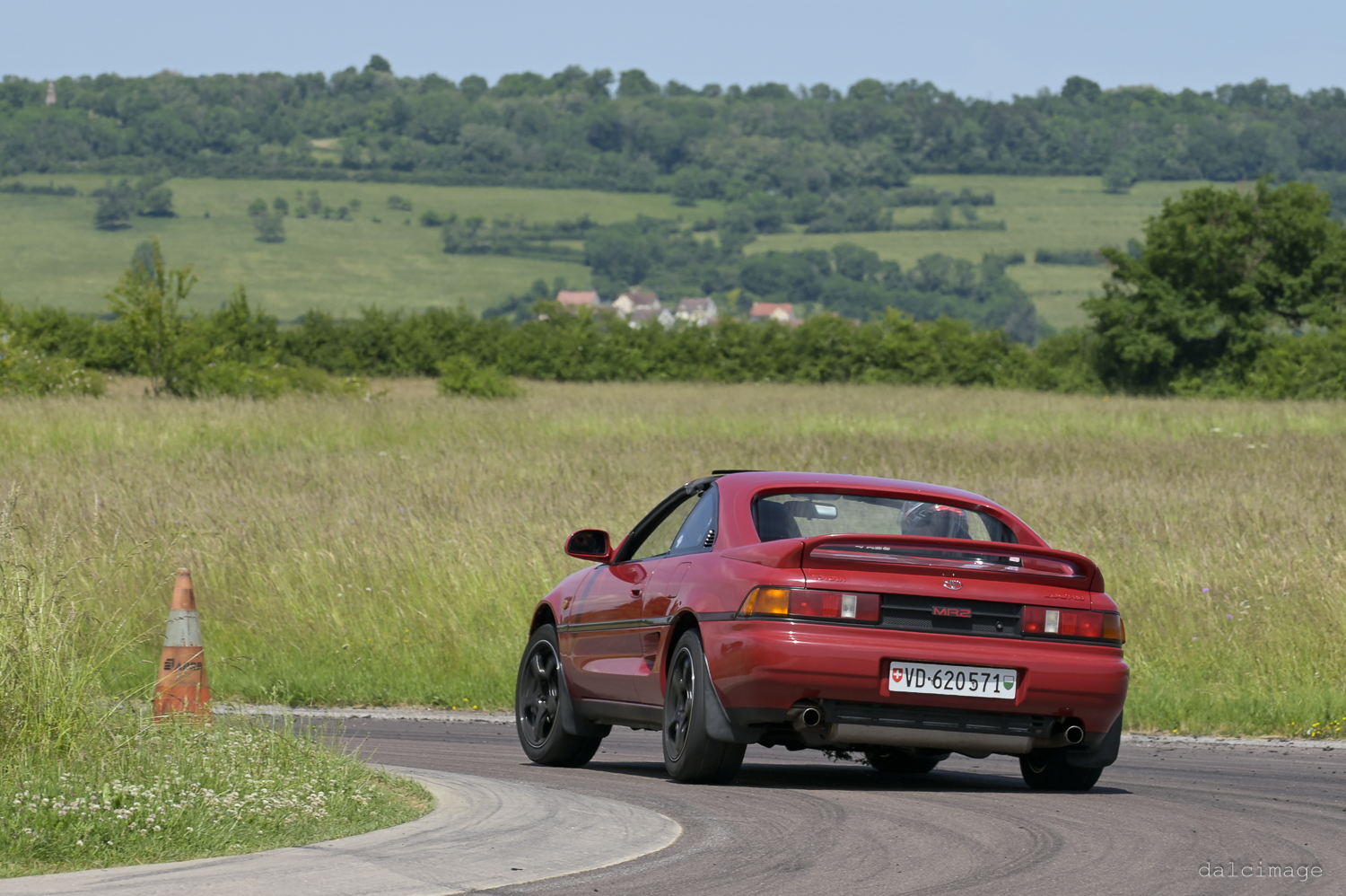 Voiture sur le circuit de pouilly - asaav.ch